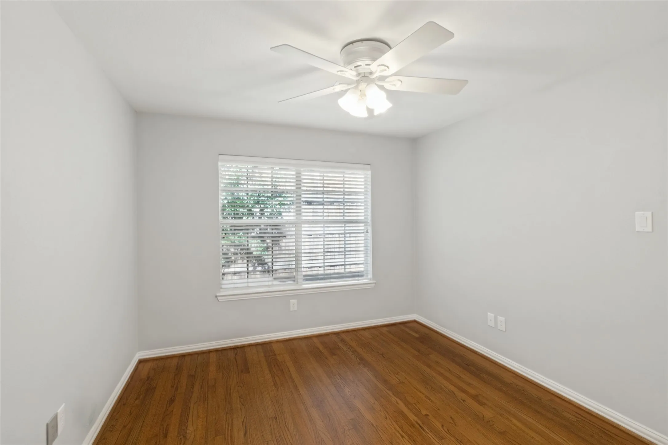 Single Family Residence For Sale in Dallas County , 9005 Lanshire Drive, Dallas, Texas 75238, 4 Bedroom, 3 Bathroom, Garage spaces, 2,308 Sqft, built in 1956, mls#21385538, Real Estate Agent in Dallas, Homes For Sale in Dallas county, Homes For Sale in Dallas, Realtor in Dallas Texas, Real Estate Brokerage Independent Realty Texas, Luminita Cordes Realtor