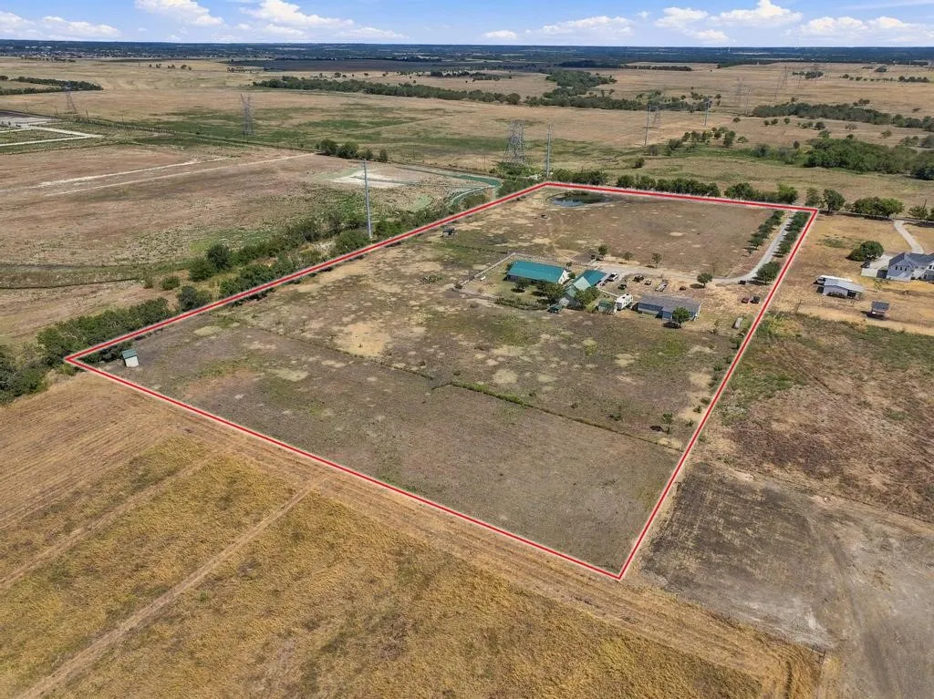 Farm For Sale in Grayson County , 2141 Block Road, Gunter, Texas 75058, 3 Bedroom, 2 Bathroom, 4 Garage spaces, 1,800 Sqft, built in 2007, mls#21391518, Real Estate Agent in Gunter, Homes For Sale in Grayson county, Homes For Sale in Gunter, Realtor in Gunter Texas, Real Estate Brokerage Independent Realty Texas, Luminita Cordes Realtor