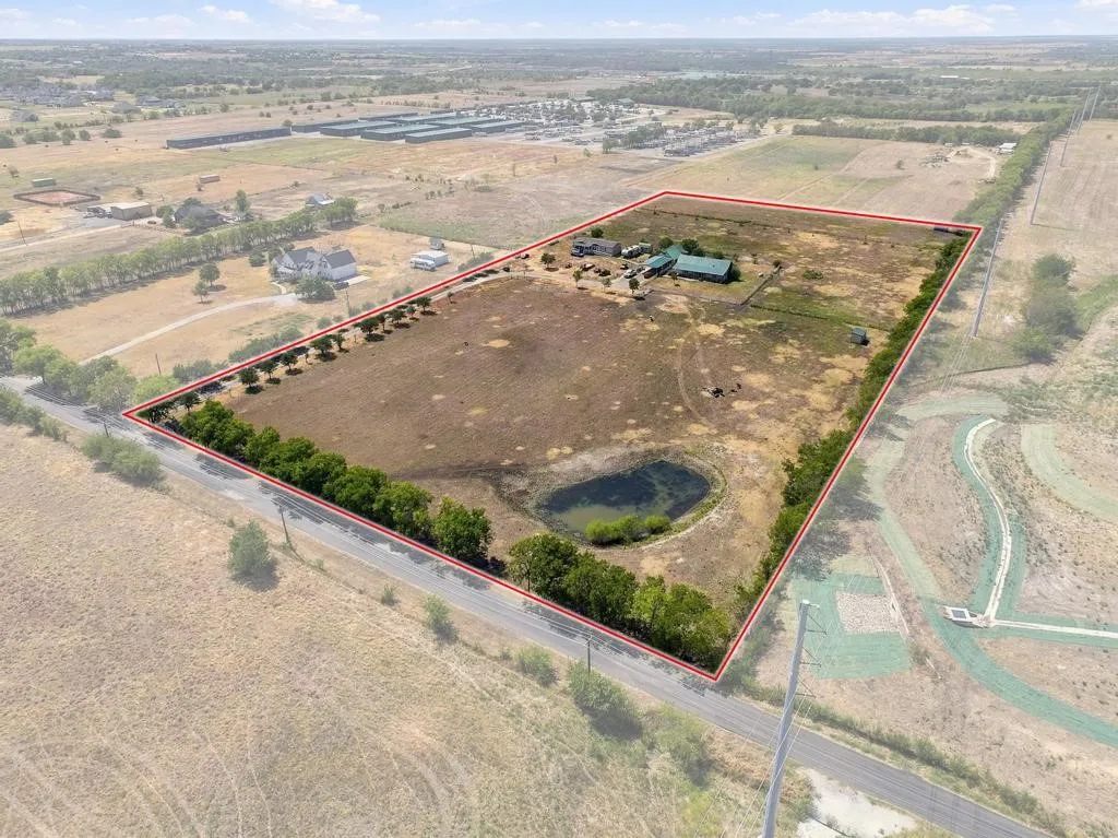 Farm For Sale in Grayson County , 2141 Block Road, Gunter, Texas 75058, 3 Bedroom, 2 Bathroom, 4 Garage spaces, 1,800 Sqft, built in 2007, mls#21391518, Real Estate Agent in Gunter, Homes For Sale in Grayson county, Homes For Sale in Gunter, Realtor in Gunter Texas, Real Estate Brokerage Independent Realty Texas, Luminita Cordes Realtor