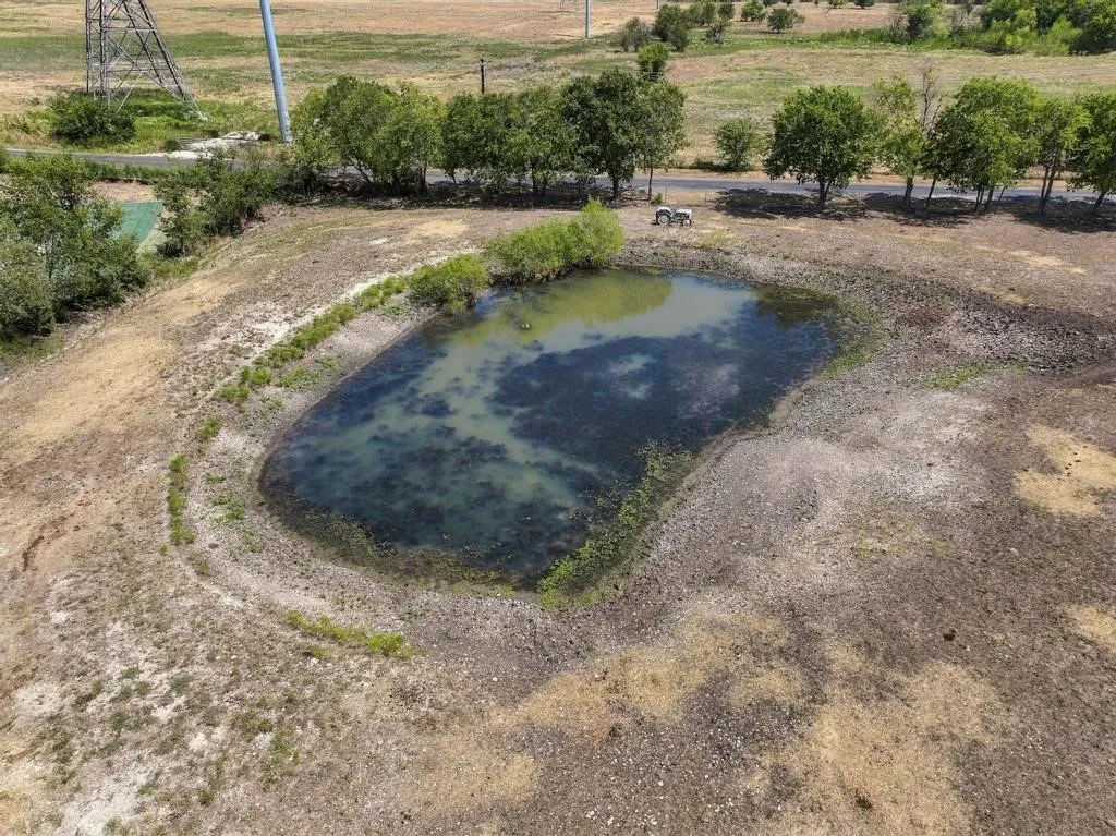 Farm For Sale in Grayson County , 2141 Block Road, Gunter, Texas 75058, 3 Bedroom, 2 Bathroom, 4 Garage spaces, 1,800 Sqft, built in 2007, mls#21391518, Real Estate Agent in Gunter, Homes For Sale in Grayson county, Homes For Sale in Gunter, Realtor in Gunter Texas, Real Estate Brokerage Independent Realty Texas, Luminita Cordes Realtor