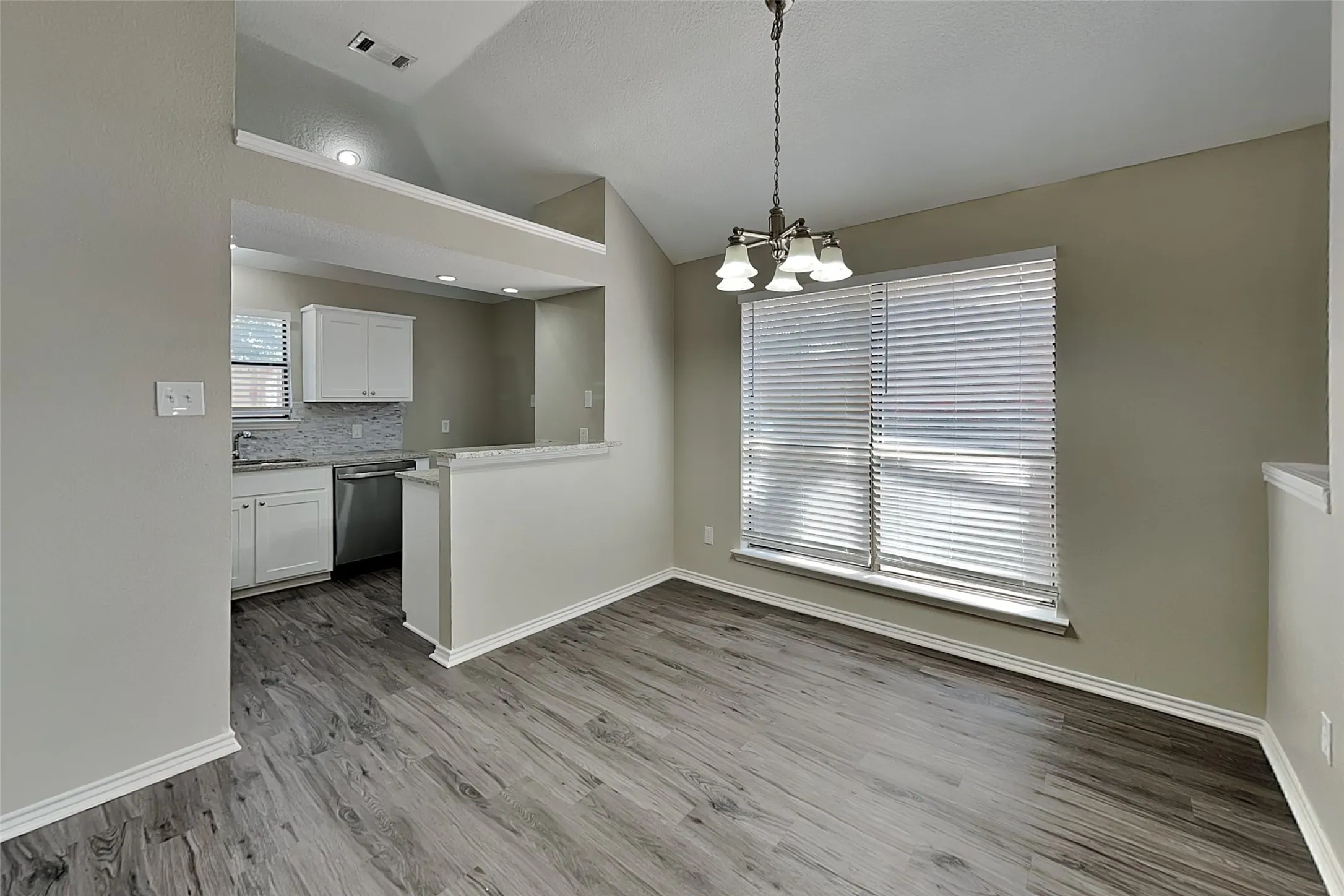 Single Family Residence For Rent in Tarrant County , 6929 Aston Drive, North Richland Hills, Texas 76182, 3 Bedroom, 2 Bathroom, 2 Garage spaces, 1,206 Sqft, built in 1987, mls#21391652, Real Estate Agent in North Richland Hills, Homes For Rent in Tarrant county, Homes For Rent in North Richland Hills, Realtor in North Richland Hills Texas, Real Estate Brokerage Independent Realty Texas, Luminita Cordes Realtor