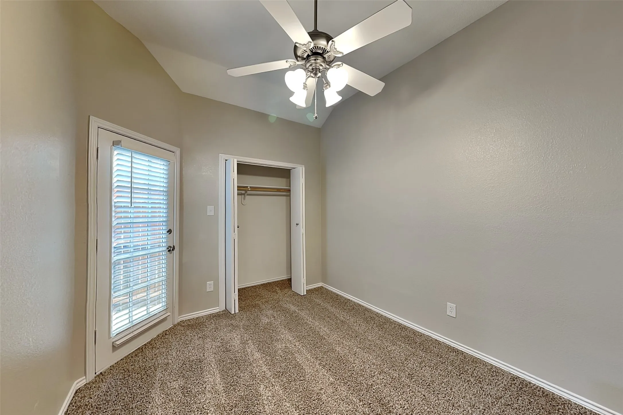 Single Family Residence For Rent in Tarrant County , 6929 Aston Drive, North Richland Hills, Texas 76182, 3 Bedroom, 2 Bathroom, 2 Garage spaces, 1,206 Sqft, built in 1987, mls#21391652, Real Estate Agent in North Richland Hills, Homes For Rent in Tarrant county, Homes For Rent in North Richland Hills, Realtor in North Richland Hills Texas, Real Estate Brokerage Independent Realty Texas, Luminita Cordes Realtor