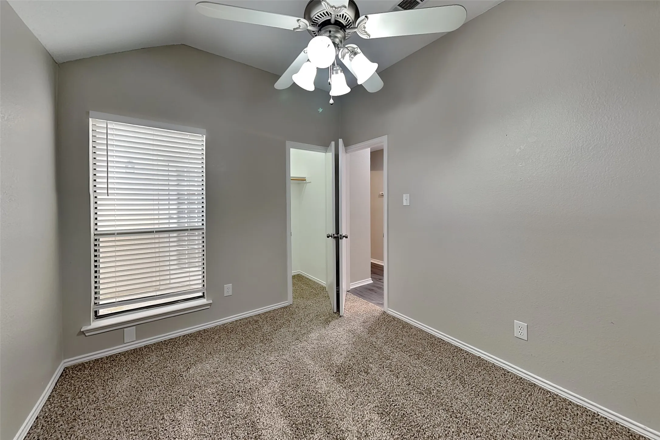 Single Family Residence For Rent in Tarrant County , 6929 Aston Drive, North Richland Hills, Texas 76182, 3 Bedroom, 2 Bathroom, 2 Garage spaces, 1,206 Sqft, built in 1987, mls#21391652, Real Estate Agent in North Richland Hills, Homes For Rent in Tarrant county, Homes For Rent in North Richland Hills, Realtor in North Richland Hills Texas, Real Estate Brokerage Independent Realty Texas, Luminita Cordes Realtor