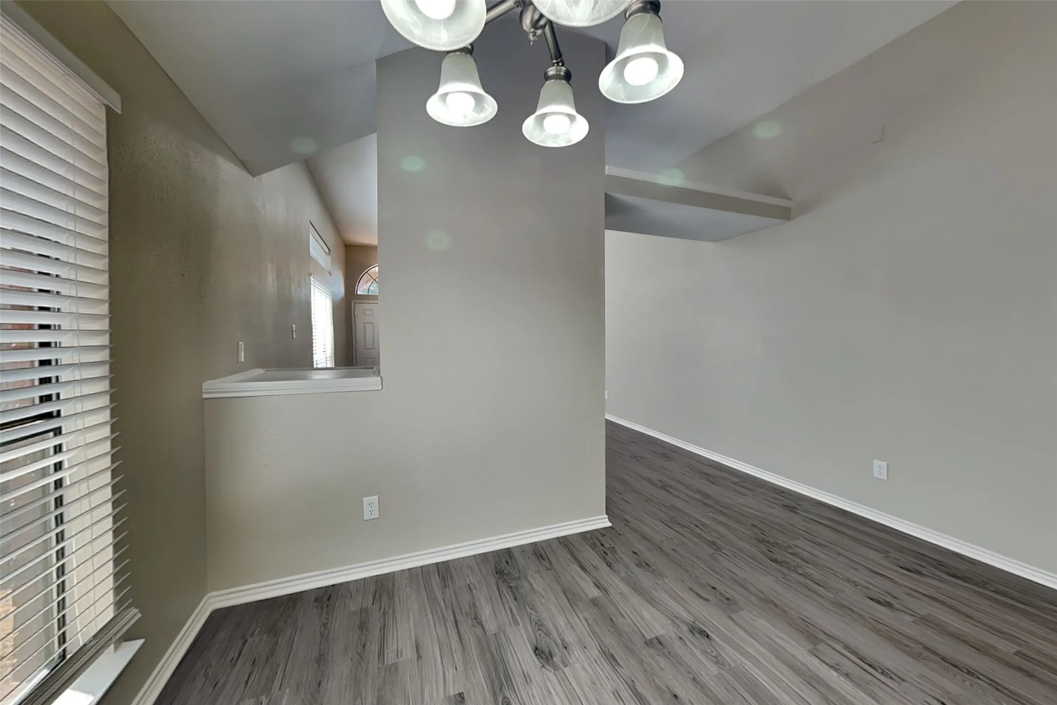 Single Family Residence For Rent in Tarrant County , 6929 Aston Drive, North Richland Hills, Texas 76182, 3 Bedroom, 2 Bathroom, 2 Garage spaces, 1,206 Sqft, built in 1987, mls#21391652, Real Estate Agent in North Richland Hills, Homes For Rent in Tarrant county, Homes For Rent in North Richland Hills, Realtor in North Richland Hills Texas, Real Estate Brokerage Independent Realty Texas, Luminita Cordes Realtor
