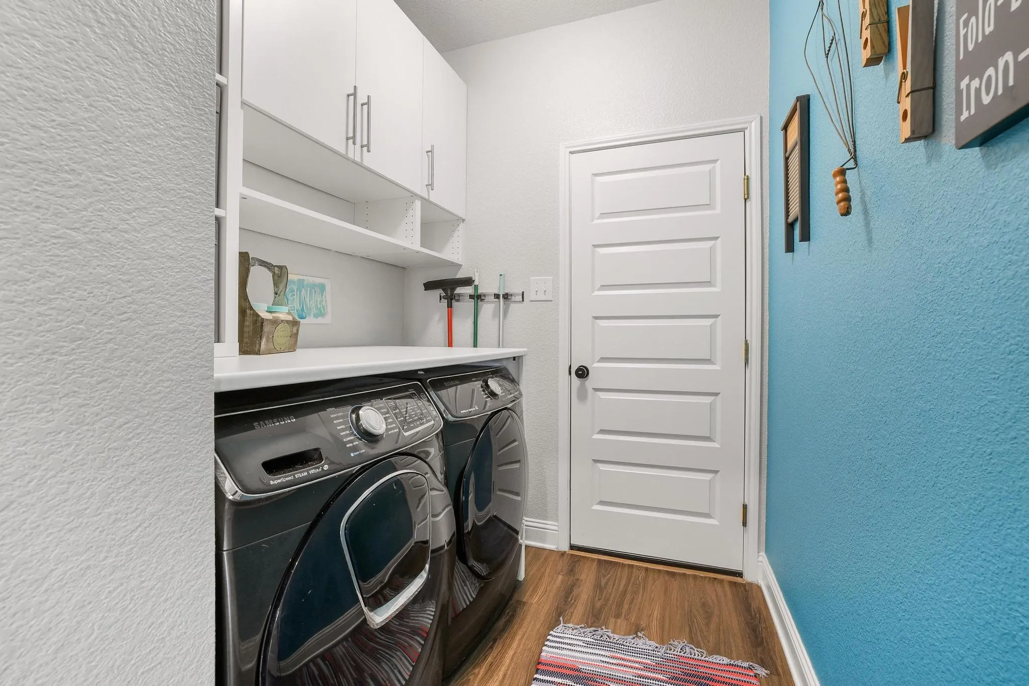 Single Family Residence For Sale in Denton County , 2601 Wesley Avenue, Aubrey, Texas 76227, 4 Bedroom, 3 Bathroom, 2 Garage spaces, 2,982 Sqft, built in 2020, mls#21391587, Real Estate Agent in Aubrey, Homes For Sale in Denton county, Homes For Sale in Aubrey, Realtor in Aubrey Texas, Real Estate Brokerage Independent Realty Texas, Luminita Cordes Realtor