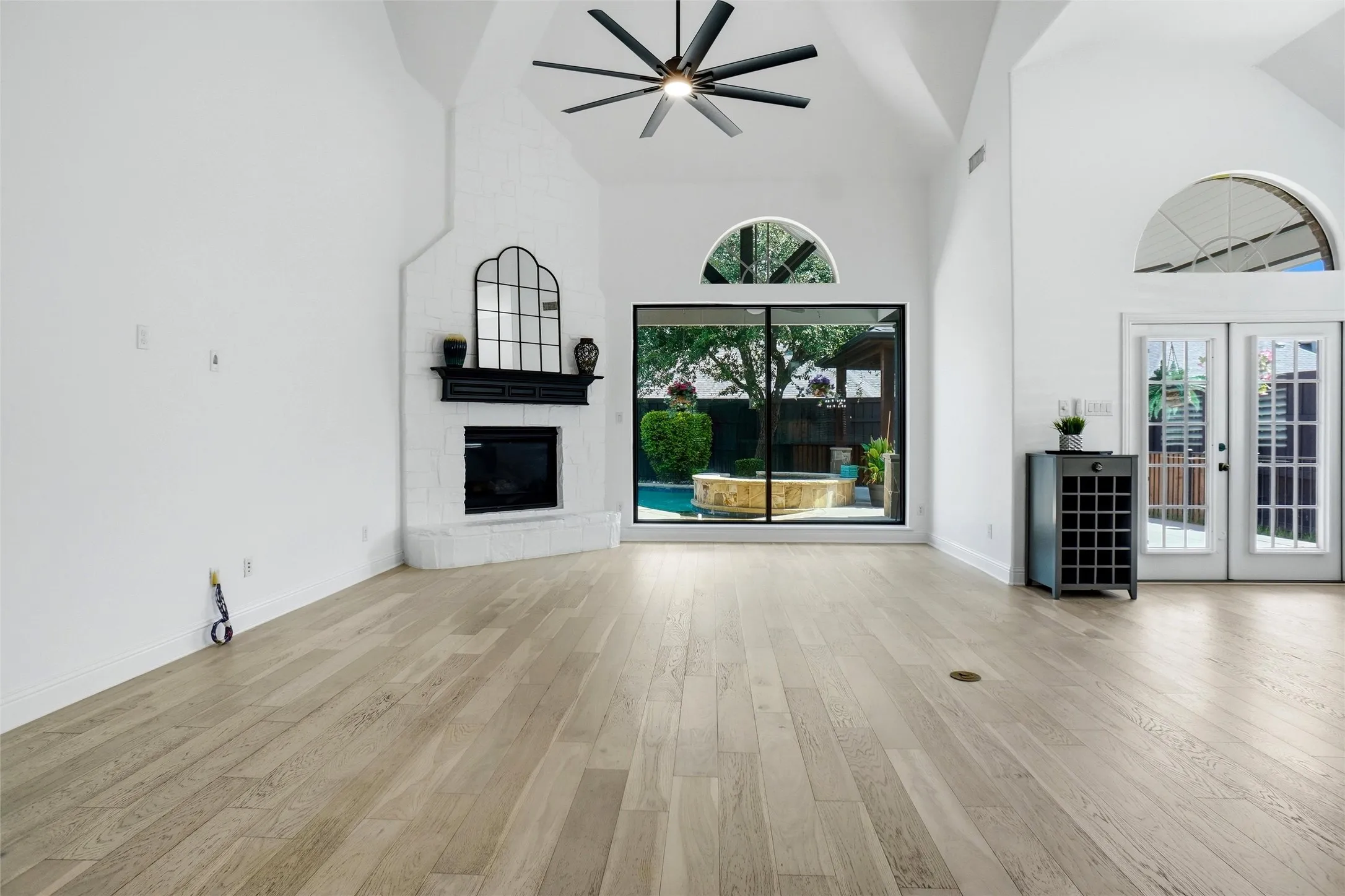 Single Family Residence For Rent in Denton County , 2414 Trophy Club Drive, Trophy Club, Texas 76262, 5 Bedroom, 4 Bathroom, 3 Garage spaces, 4,390 Sqft, built in 2010, mls#21388128, Real Estate Agent in Trophy Club, Homes For Rent in Denton county, Homes For Rent in Trophy Club, Realtor in Trophy Club Texas, Real Estate Brokerage Independent Realty Texas, Luminita Cordes Realtor