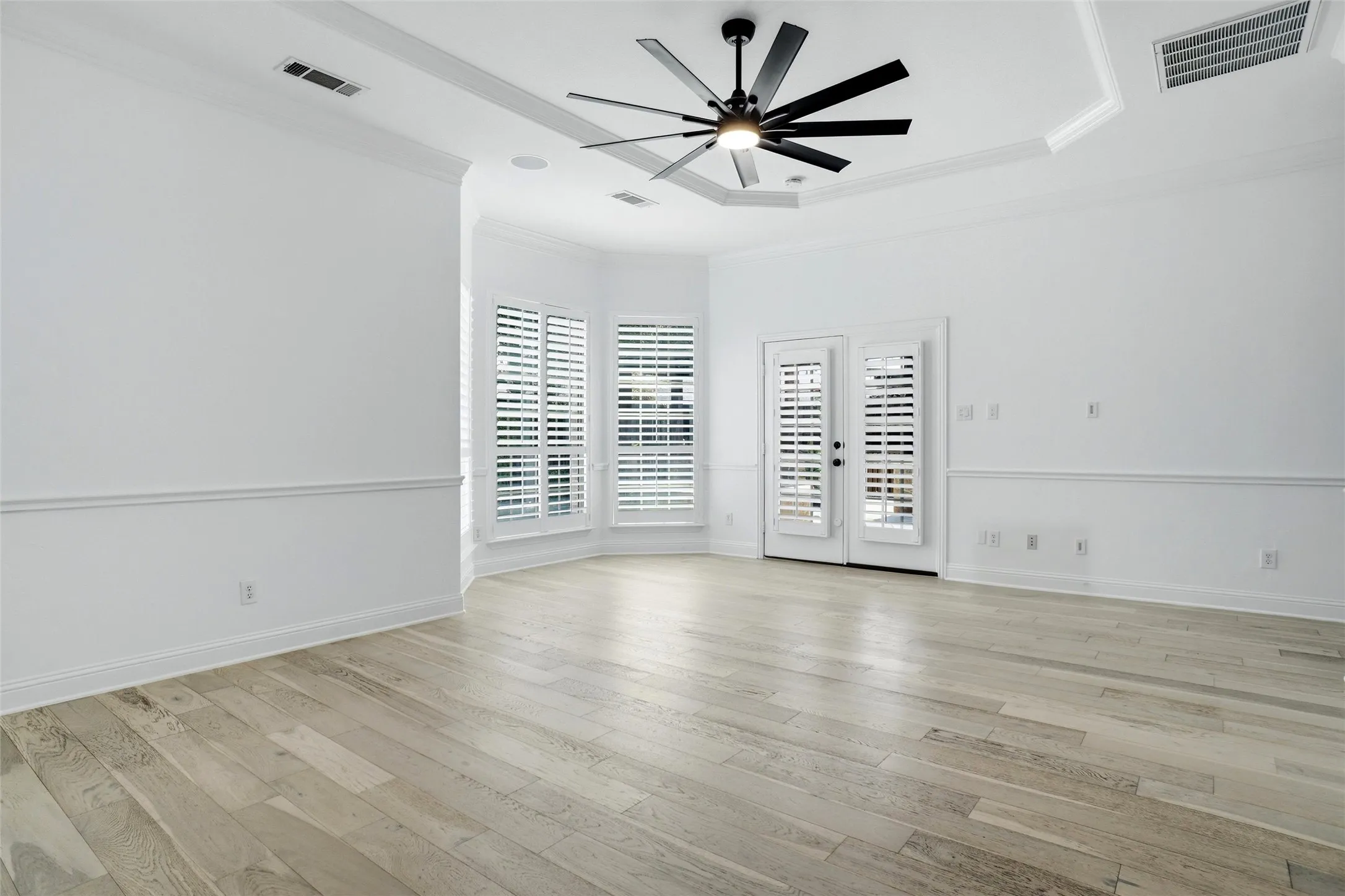 Single Family Residence For Rent in Denton County , 2414 Trophy Club Drive, Trophy Club, Texas 76262, 5 Bedroom, 4 Bathroom, 3 Garage spaces, 4,390 Sqft, built in 2010, mls#21388128, Real Estate Agent in Trophy Club, Homes For Rent in Denton county, Homes For Rent in Trophy Club, Realtor in Trophy Club Texas, Real Estate Brokerage Independent Realty Texas, Luminita Cordes Realtor