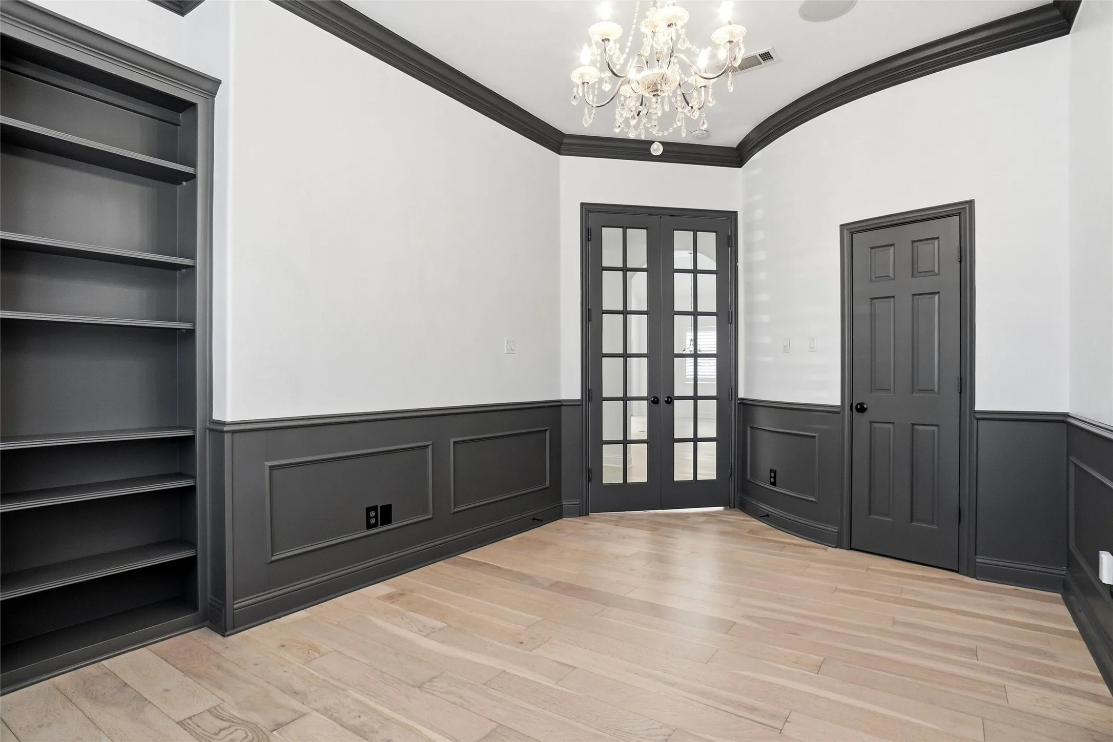 Single Family Residence For Rent in Denton County , 2414 Trophy Club Drive, Trophy Club, Texas 76262, 5 Bedroom, 4 Bathroom, 3 Garage spaces, 4,390 Sqft, built in 2010, mls#21388128, Real Estate Agent in Trophy Club, Homes For Rent in Denton county, Homes For Rent in Trophy Club, Realtor in Trophy Club Texas, Real Estate Brokerage Independent Realty Texas, Luminita Cordes Realtor