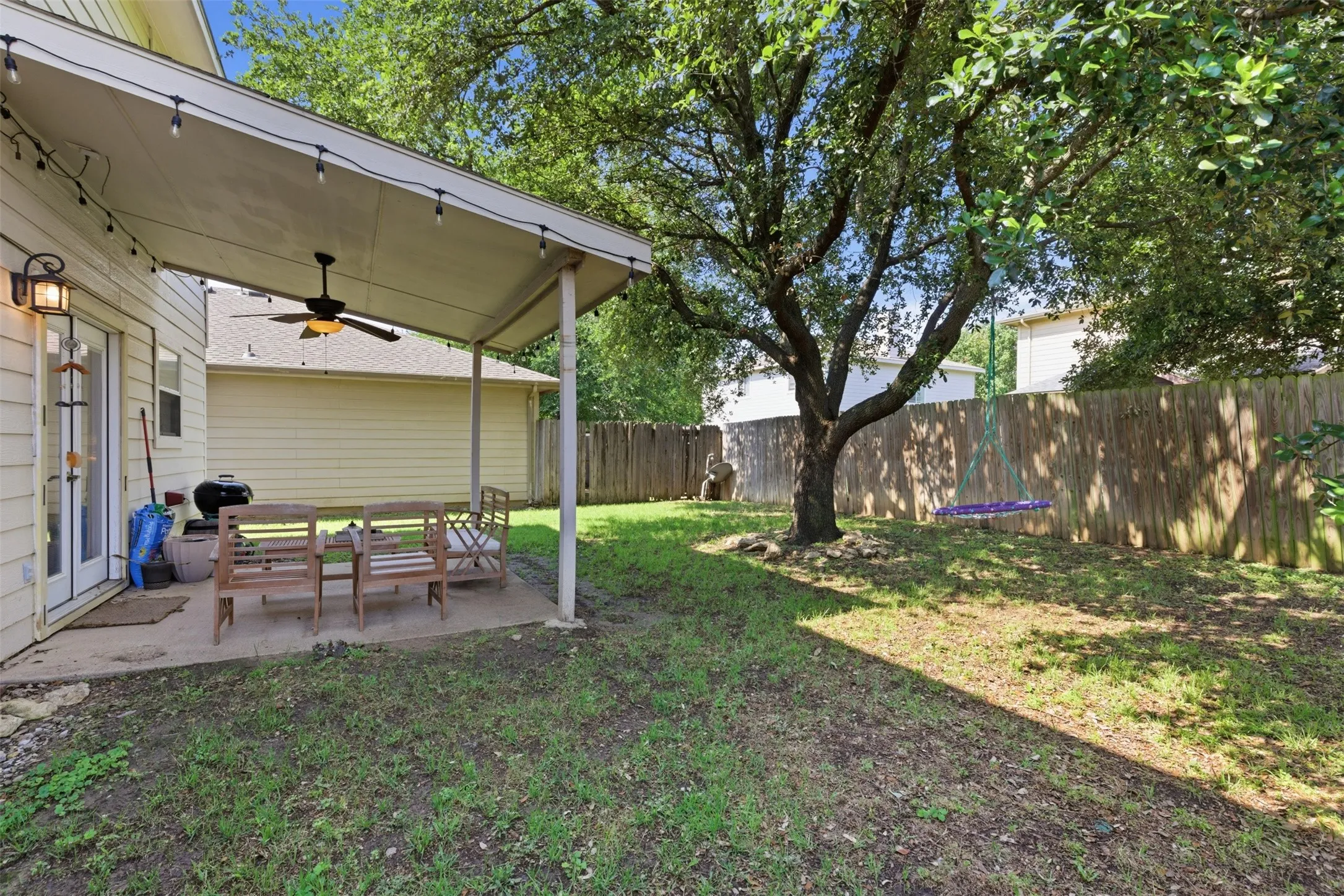Single Family Residence For Rent in Denton County , 2313 Southway, Denton, Texas 76207, 4 Bedroom, 3 Bathroom, 2 Garage spaces, 1,585 Sqft, built in 2000, mls#21390706, Real Estate Agent in Denton, Homes For Rent in Denton county, Homes For Rent in Denton, Realtor in Denton Texas, Real Estate Brokerage Independent Realty Texas, Luminita Cordes Realtor