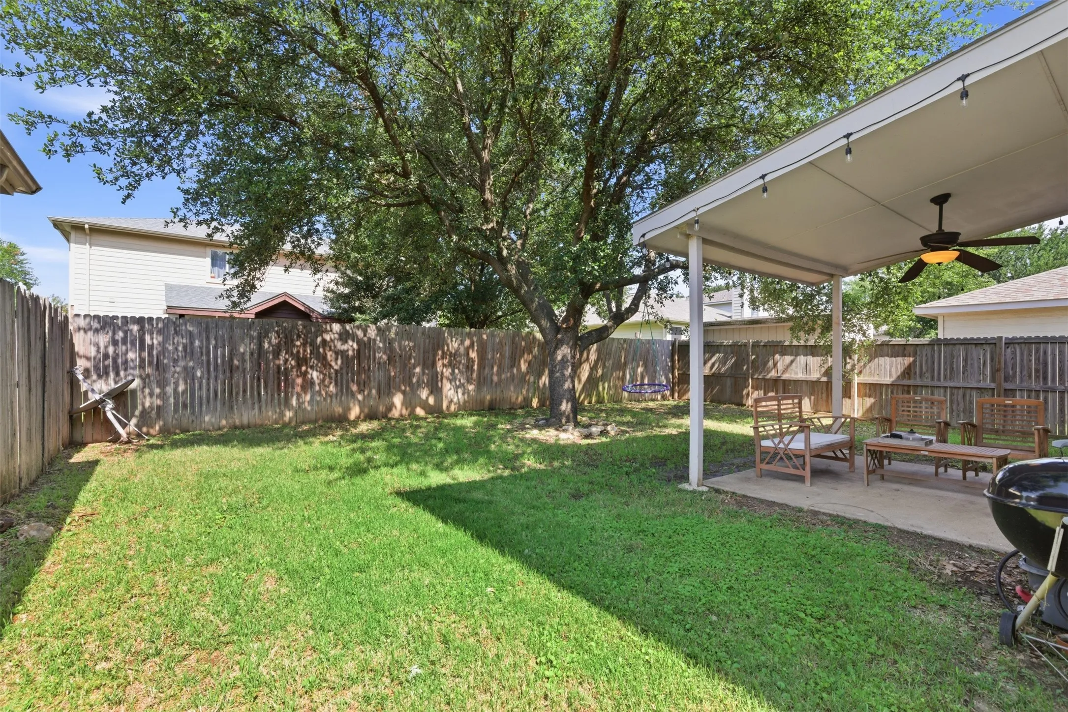 Single Family Residence For Rent in Denton County , 2313 Southway, Denton, Texas 76207, 4 Bedroom, 3 Bathroom, 2 Garage spaces, 1,585 Sqft, built in 2000, mls#21390706, Real Estate Agent in Denton, Homes For Rent in Denton county, Homes For Rent in Denton, Realtor in Denton Texas, Real Estate Brokerage Independent Realty Texas, Luminita Cordes Realtor