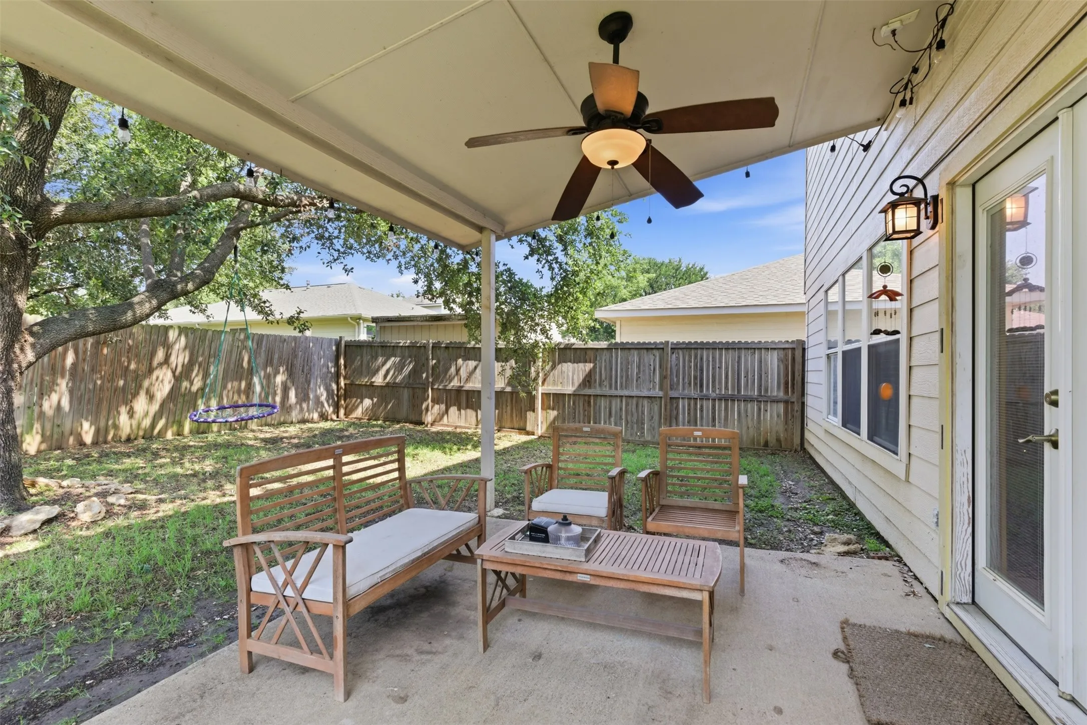 Single Family Residence For Rent in Denton County , 2313 Southway, Denton, Texas 76207, 4 Bedroom, 3 Bathroom, 2 Garage spaces, 1,585 Sqft, built in 2000, mls#21390706, Real Estate Agent in Denton, Homes For Rent in Denton county, Homes For Rent in Denton, Realtor in Denton Texas, Real Estate Brokerage Independent Realty Texas, Luminita Cordes Realtor