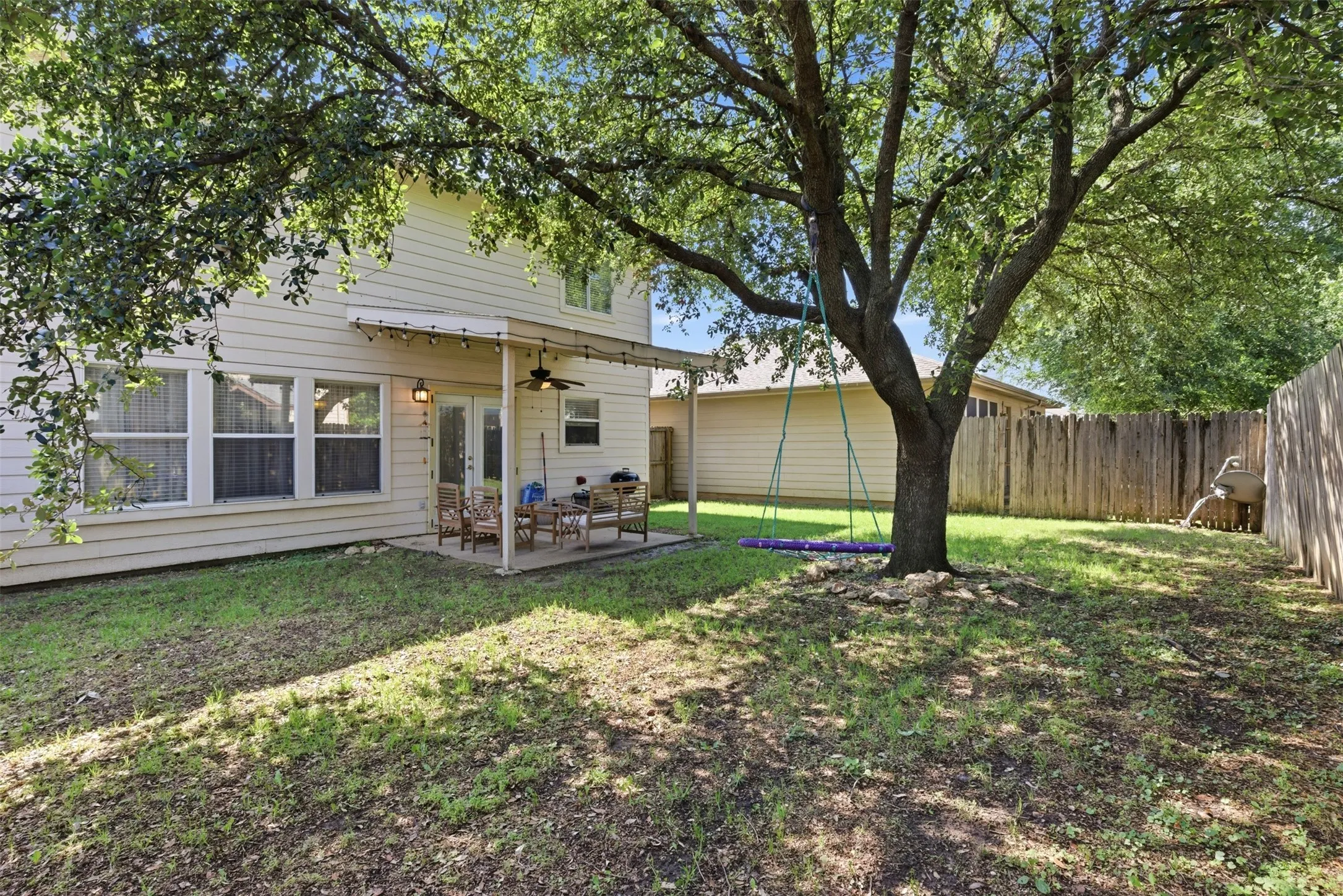 Single Family Residence For Rent in Denton County , 2313 Southway, Denton, Texas 76207, 4 Bedroom, 3 Bathroom, 2 Garage spaces, 1,585 Sqft, built in 2000, mls#21390706, Real Estate Agent in Denton, Homes For Rent in Denton county, Homes For Rent in Denton, Realtor in Denton Texas, Real Estate Brokerage Independent Realty Texas, Luminita Cordes Realtor