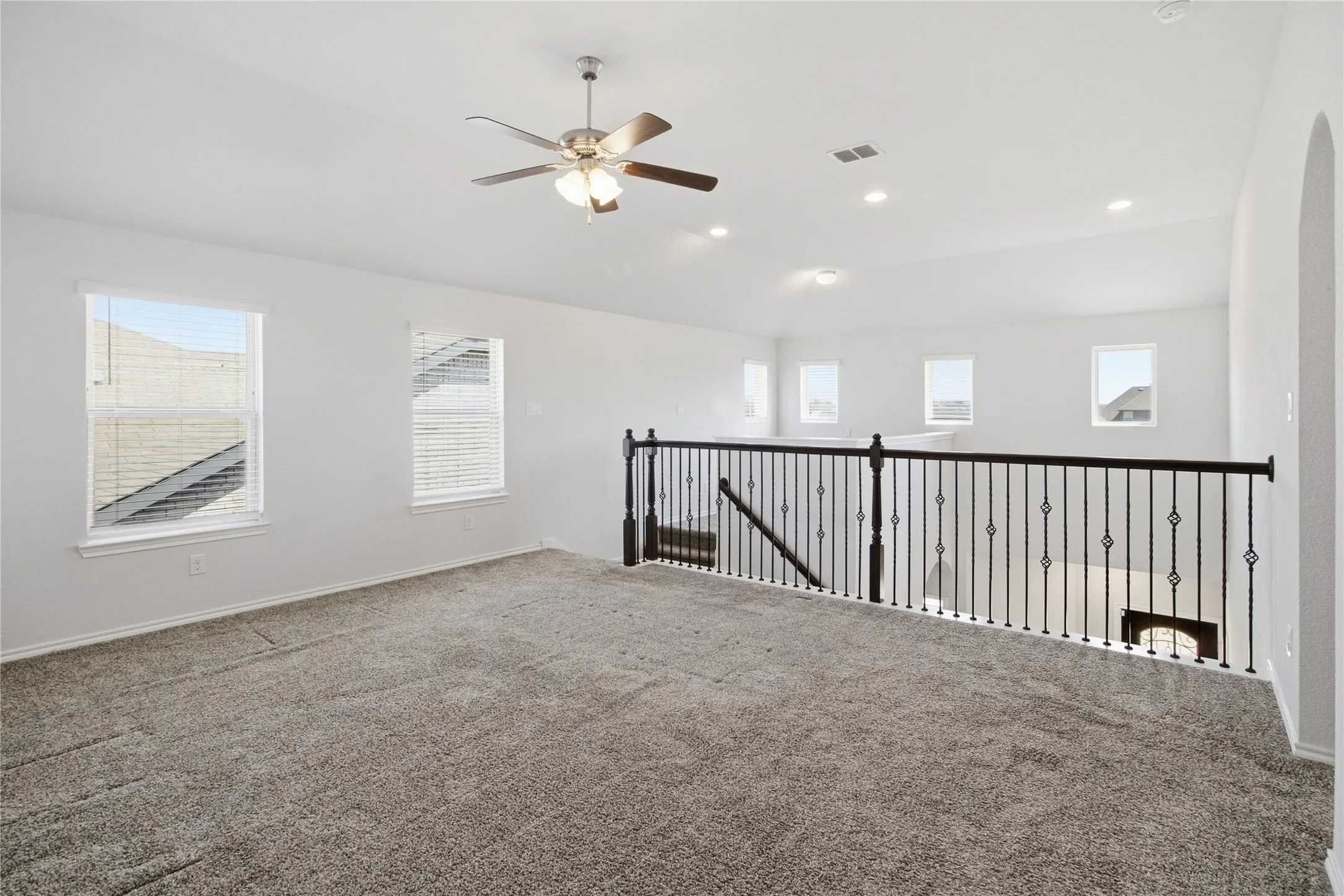 Single Family Residence For Sale in Collin County , 1925 Shiloh Mews, Celina, Texas 75009, 4 Bedroom, 3 Bathroom, 2 Garage spaces, 2,847 Sqft, built in 2020, mls#21391251, Real Estate Agent in Celina, Homes For Sale in Collin county, Homes For Sale in Celina, Realtor in Celina Texas, Real Estate Brokerage Independent Realty Texas, Luminita Cordes Realtor