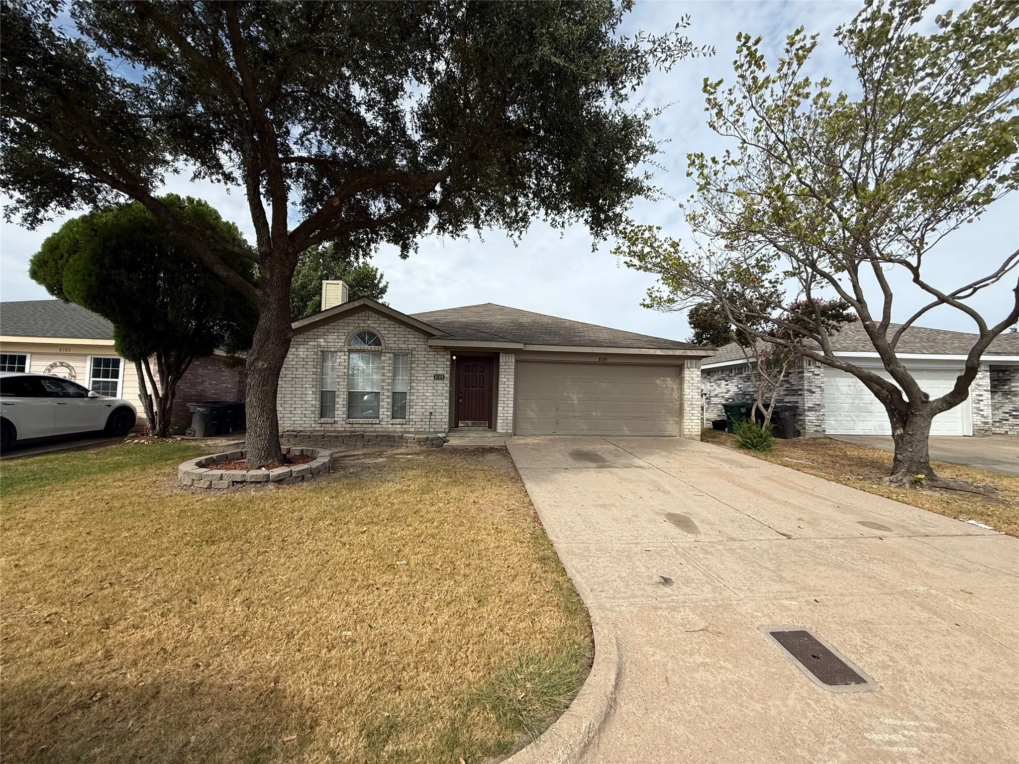 Single Family Residence For Sale in Tarrant County , 8109 E Summer Trail Drive, Fort Worth, Texas 76137, 3 Bedroom, 2 Bathroom, 2 Garage spaces, 1,418 Sqft, built in 1998, mls#21391563, Real Estate Agent in Fort Worth, Homes For Sale in Tarrant county, Homes For Sale in Fort Worth, Realtor in Fort Worth Texas, Real Estate Brokerage Independent Realty Texas, Luminita Cordes Realtor