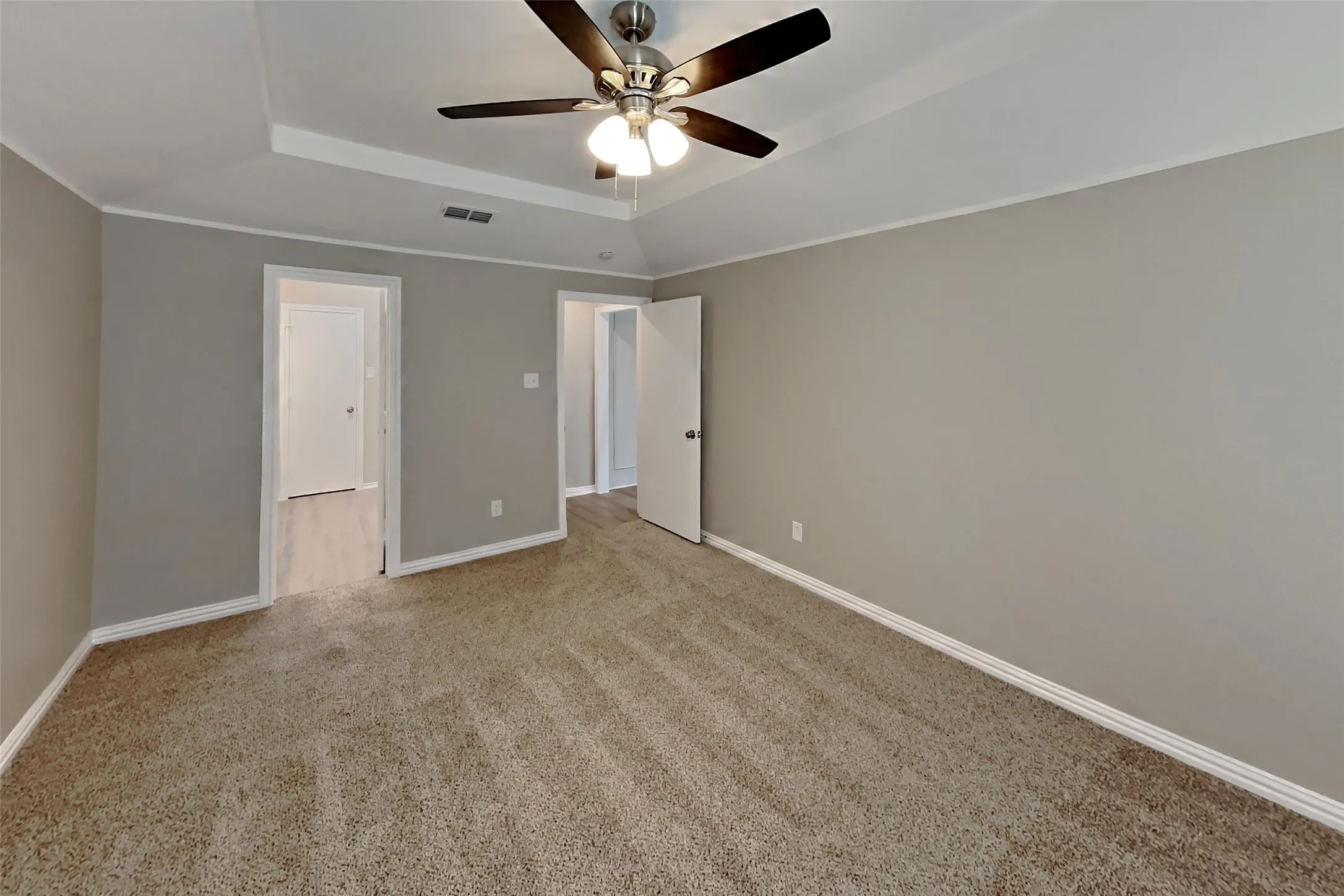 Single Family Residence For Rent in Denton County , 1747 Arledge, Carrollton, Texas 75007, 3 Bedroom, 2 Bathroom, 2 Garage spaces, 1,466 Sqft, built in 1983, mls#21391659, Real Estate Agent in Carrollton, Homes For Rent in Denton county, Homes For Rent in Carrollton, Realtor in Carrollton Texas, Real Estate Brokerage Independent Realty Texas, Luminita Cordes Realtor