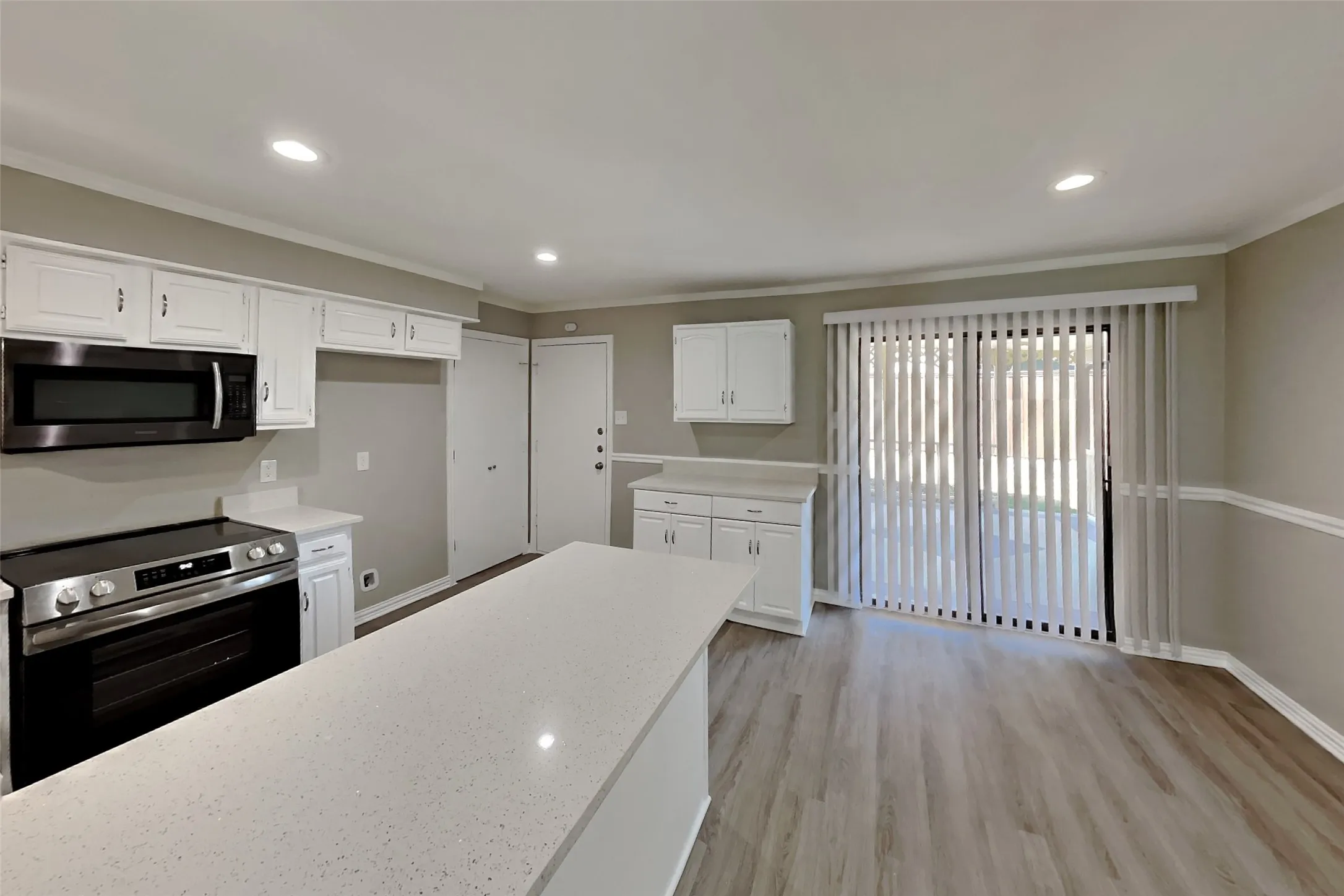 Single Family Residence For Rent in Denton County , 1747 Arledge, Carrollton, Texas 75007, 3 Bedroom, 2 Bathroom, 2 Garage spaces, 1,466 Sqft, built in 1983, mls#21391659, Real Estate Agent in Carrollton, Homes For Rent in Denton county, Homes For Rent in Carrollton, Realtor in Carrollton Texas, Real Estate Brokerage Independent Realty Texas, Luminita Cordes Realtor