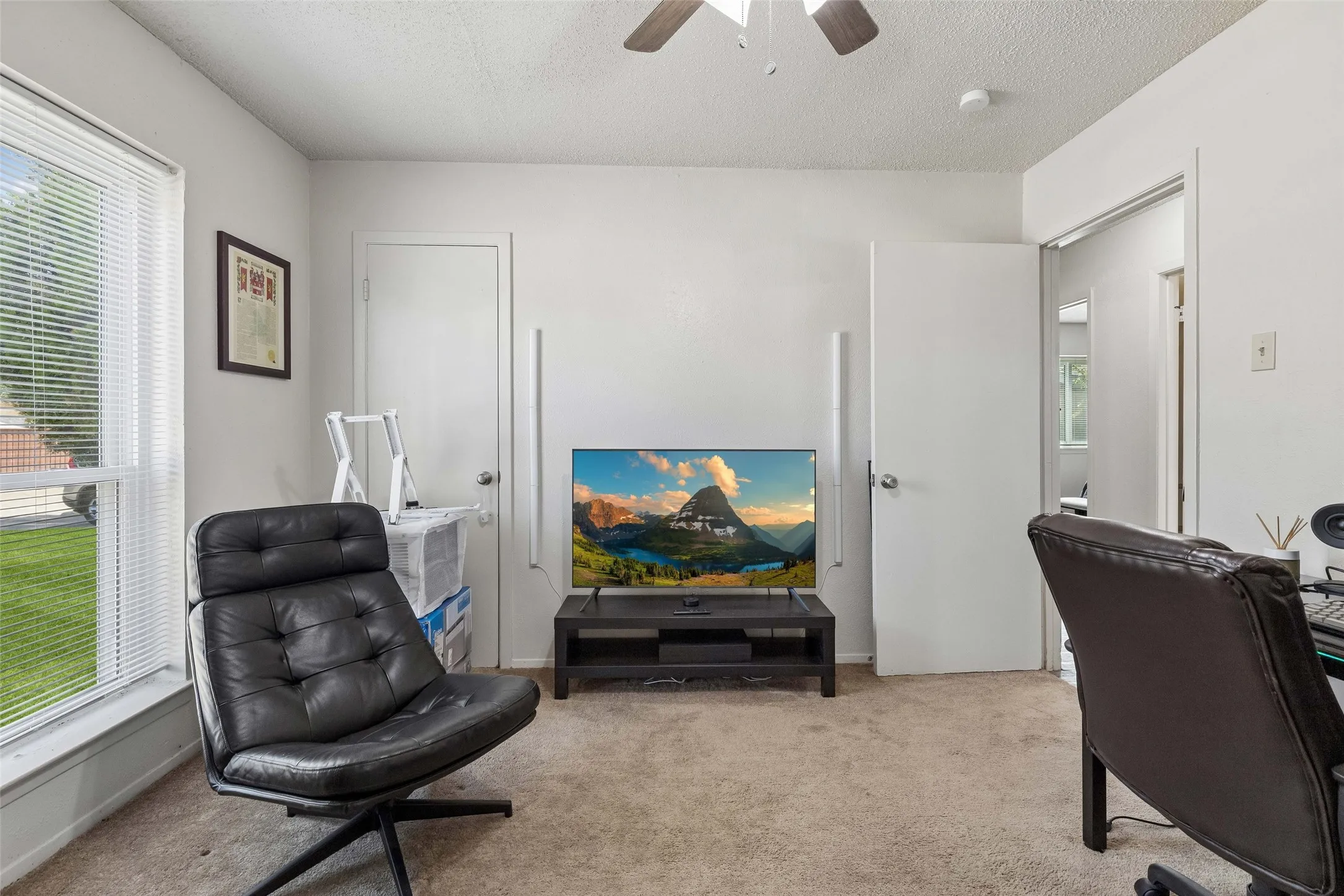 Single Family Residence For Sale in Dallas County , 910 Quebec Drive, Garland, Texas 75040, 3 Bedroom, 2 Bathroom, 2 Garage spaces, 1,031 Sqft, built in 1970, mls#21390641, Real Estate Agent in Garland, Homes For Sale in Dallas county, Homes For Sale in Garland, Realtor in Garland Texas, Real Estate Brokerage Independent Realty Texas, Luminita Cordes Realtor