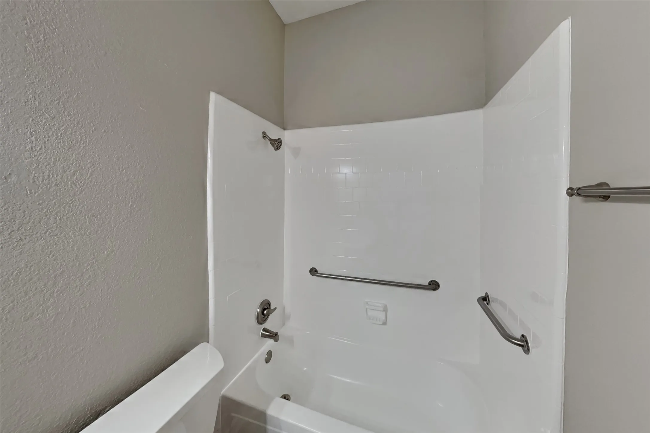Single Family Residence For Rent in Collin County , 10400 Napa Valley Drive, Frisco, Texas 75035, 3 Bedroom, 2 Bathroom, 2 Garage spaces, 2,443 Sqft, built in 1992, mls#21391663, Real Estate Agent in Frisco, Homes For Rent in Collin county, Homes For Rent in Frisco, Realtor in Frisco Texas, Real Estate Brokerage Independent Realty Texas, Luminita Cordes Realtor