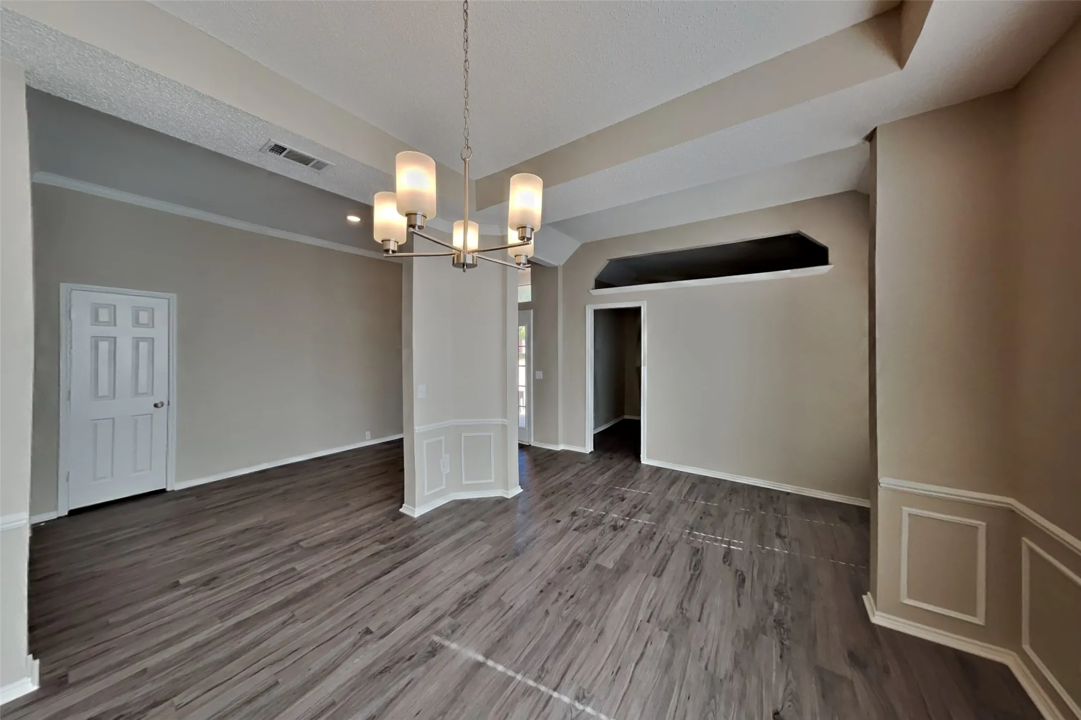 Single Family Residence For Rent in Collin County , 10400 Napa Valley Drive, Frisco, Texas 75035, 3 Bedroom, 2 Bathroom, 2 Garage spaces, 2,443 Sqft, built in 1992, mls#21391663, Real Estate Agent in Frisco, Homes For Rent in Collin county, Homes For Rent in Frisco, Realtor in Frisco Texas, Real Estate Brokerage Independent Realty Texas, Luminita Cordes Realtor