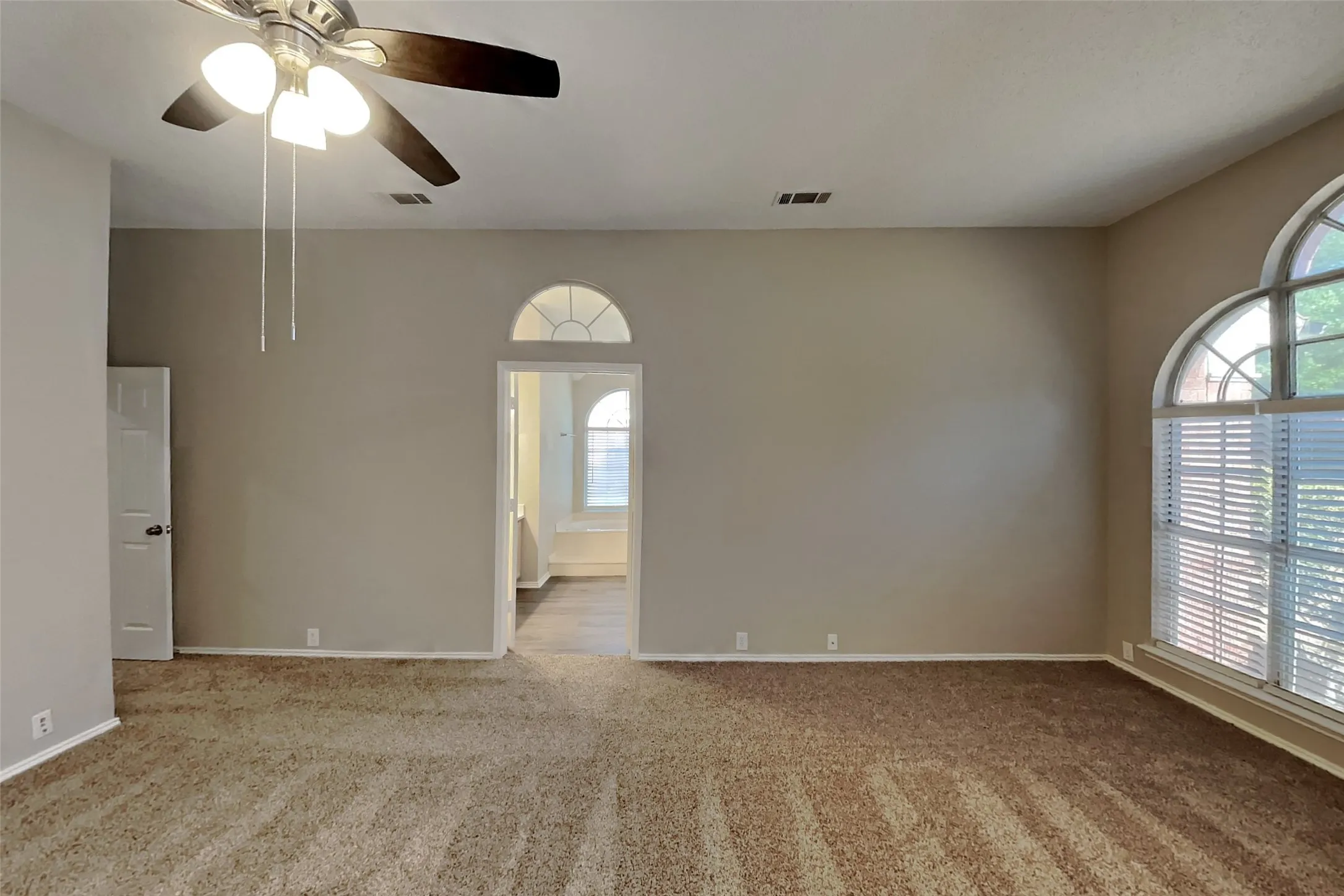 Single Family Residence For Rent in Collin County , 10400 Napa Valley Drive, Frisco, Texas 75035, 3 Bedroom, 2 Bathroom, 2 Garage spaces, 2,443 Sqft, built in 1992, mls#21391663, Real Estate Agent in Frisco, Homes For Rent in Collin county, Homes For Rent in Frisco, Realtor in Frisco Texas, Real Estate Brokerage Independent Realty Texas, Luminita Cordes Realtor