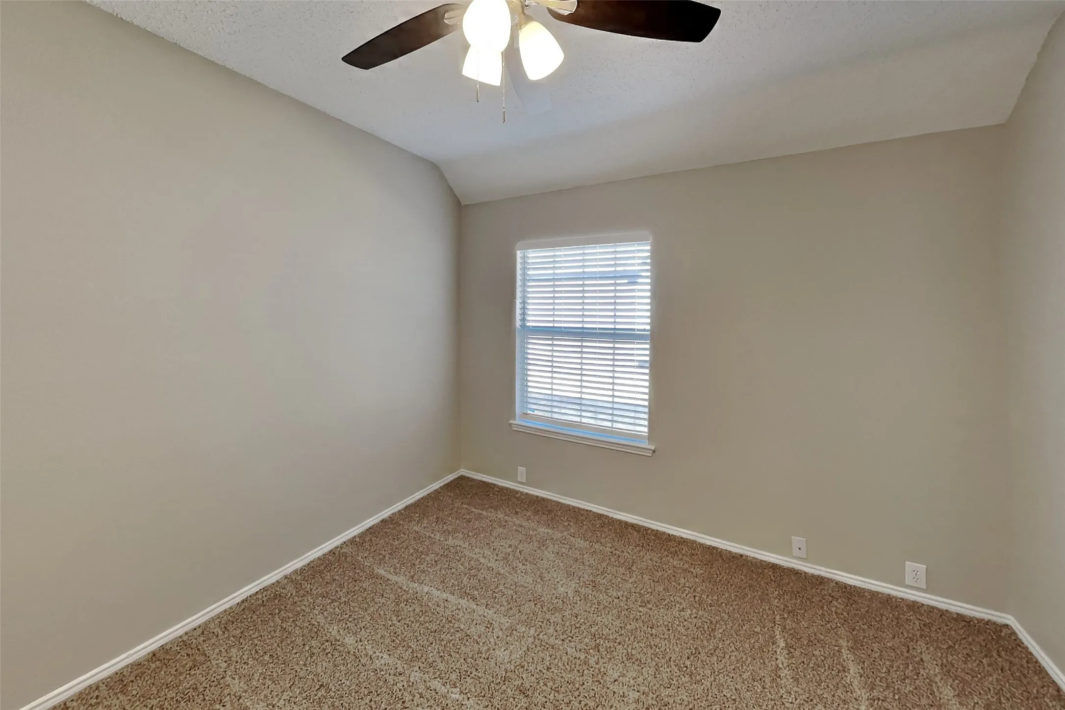 Single Family Residence For Rent in Collin County , 10400 Napa Valley Drive, Frisco, Texas 75035, 3 Bedroom, 2 Bathroom, 2 Garage spaces, 2,443 Sqft, built in 1992, mls#21391663, Real Estate Agent in Frisco, Homes For Rent in Collin county, Homes For Rent in Frisco, Realtor in Frisco Texas, Real Estate Brokerage Independent Realty Texas, Luminita Cordes Realtor