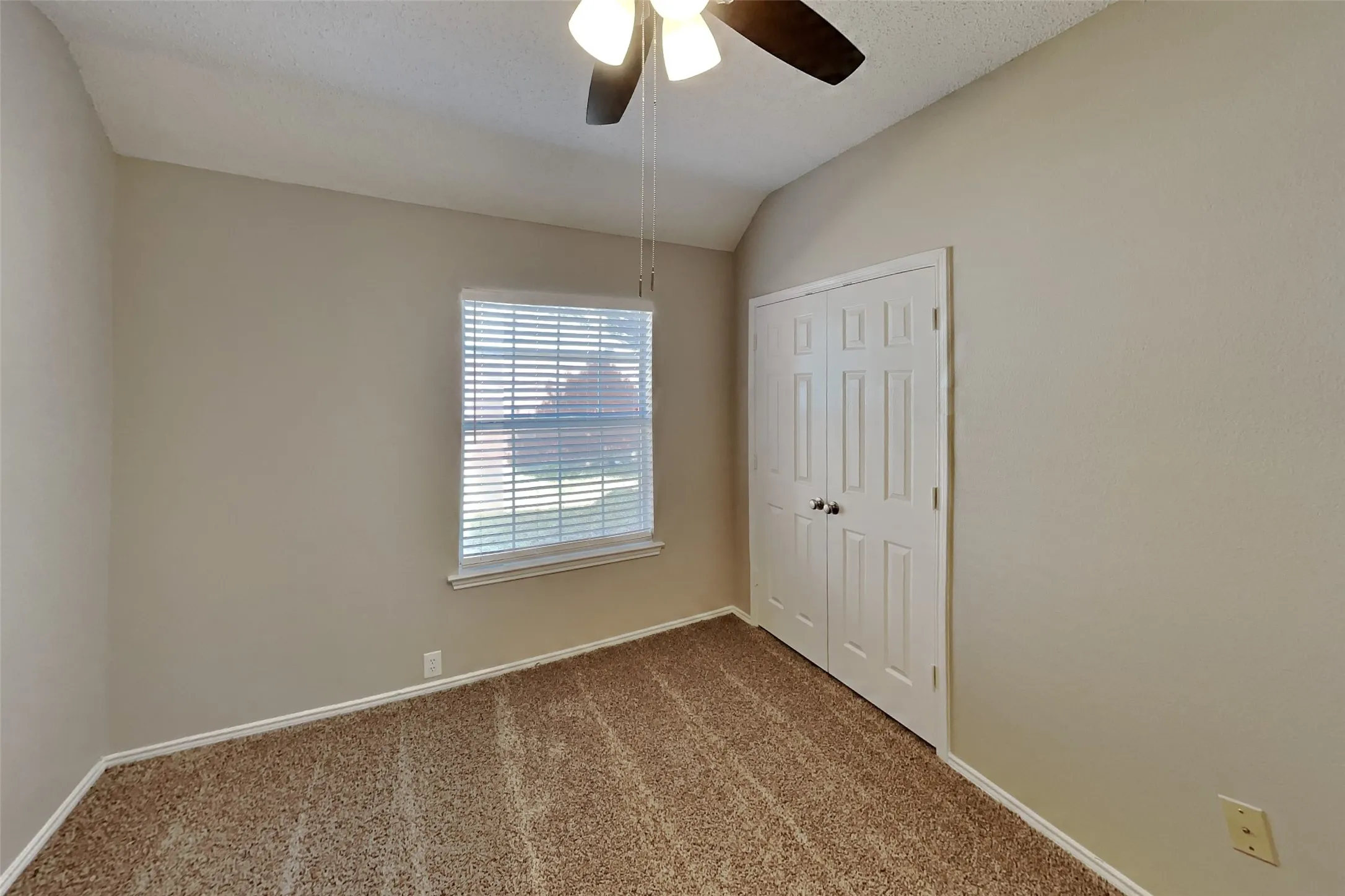 Single Family Residence For Rent in Collin County , 10400 Napa Valley Drive, Frisco, Texas 75035, 3 Bedroom, 2 Bathroom, 2 Garage spaces, 2,443 Sqft, built in 1992, mls#21391663, Real Estate Agent in Frisco, Homes For Rent in Collin county, Homes For Rent in Frisco, Realtor in Frisco Texas, Real Estate Brokerage Independent Realty Texas, Luminita Cordes Realtor