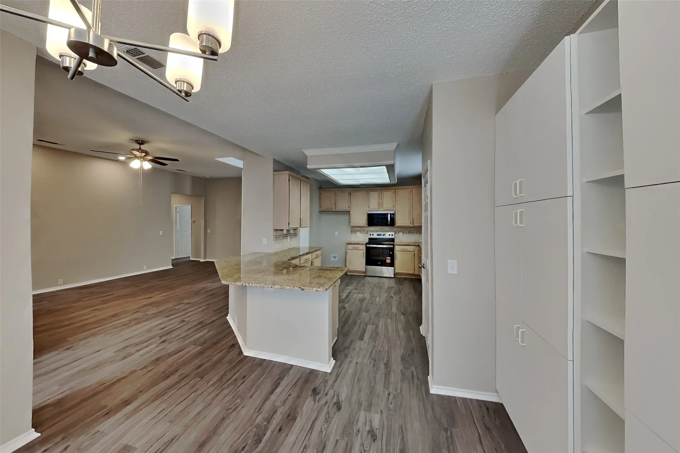Single Family Residence For Rent in Collin County , 10400 Napa Valley Drive, Frisco, Texas 75035, 3 Bedroom, 2 Bathroom, 2 Garage spaces, 2,443 Sqft, built in 1992, mls#21391663, Real Estate Agent in Frisco, Homes For Rent in Collin county, Homes For Rent in Frisco, Realtor in Frisco Texas, Real Estate Brokerage Independent Realty Texas, Luminita Cordes Realtor