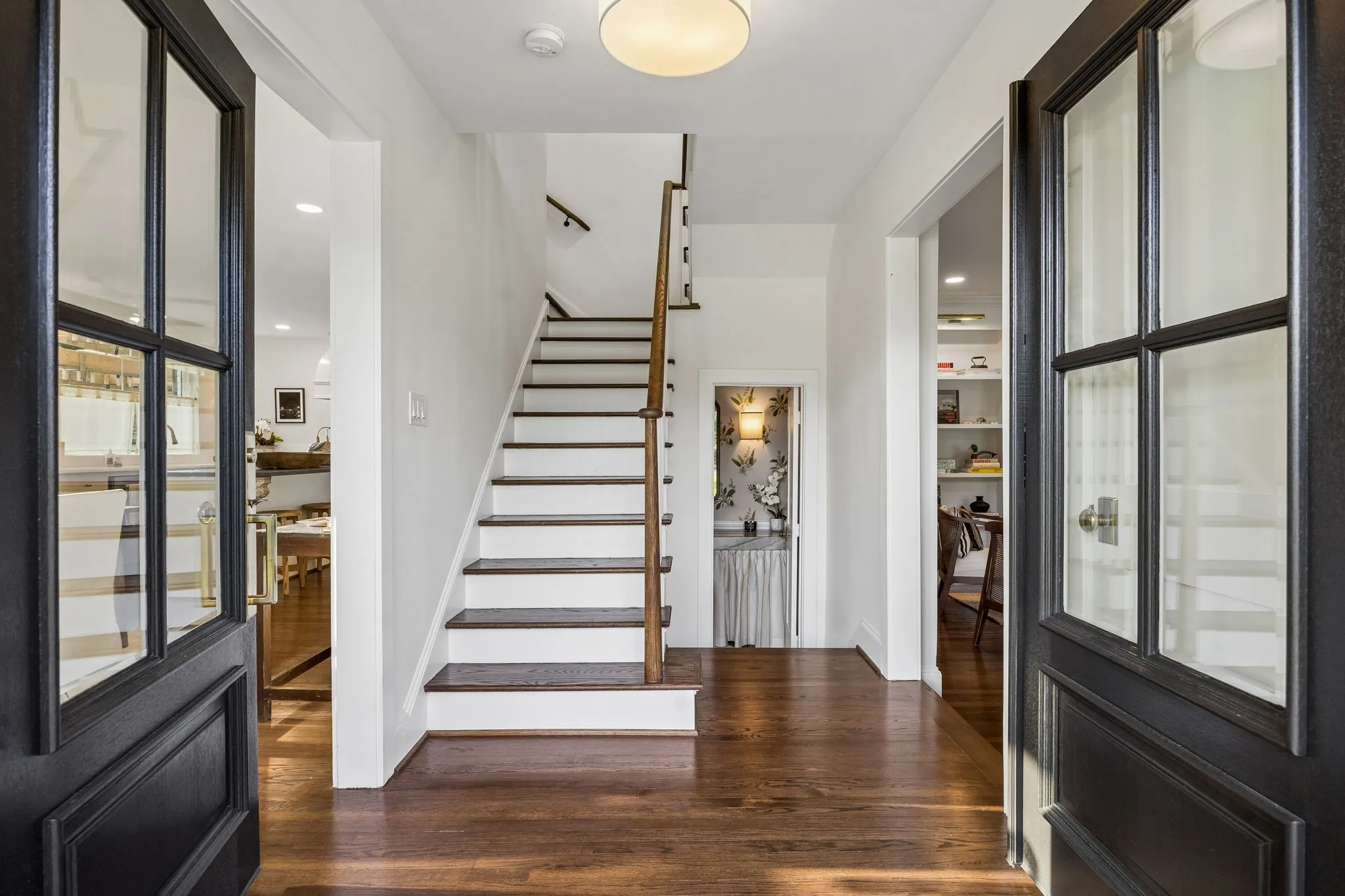 Single Family Residence For Sale in Dallas County , 6839 Gaston Avenue, Dallas, Texas 75214, 3 Bedroom, 5 Bathroom, 2 Garage spaces, 3,011 Sqft, built in 1936, mls#21391439, Real Estate Agent in Dallas, Homes For Sale in Dallas county, Homes For Sale in Dallas, Realtor in Dallas Texas, Real Estate Brokerage Independent Realty Texas, Luminita Cordes Realtor