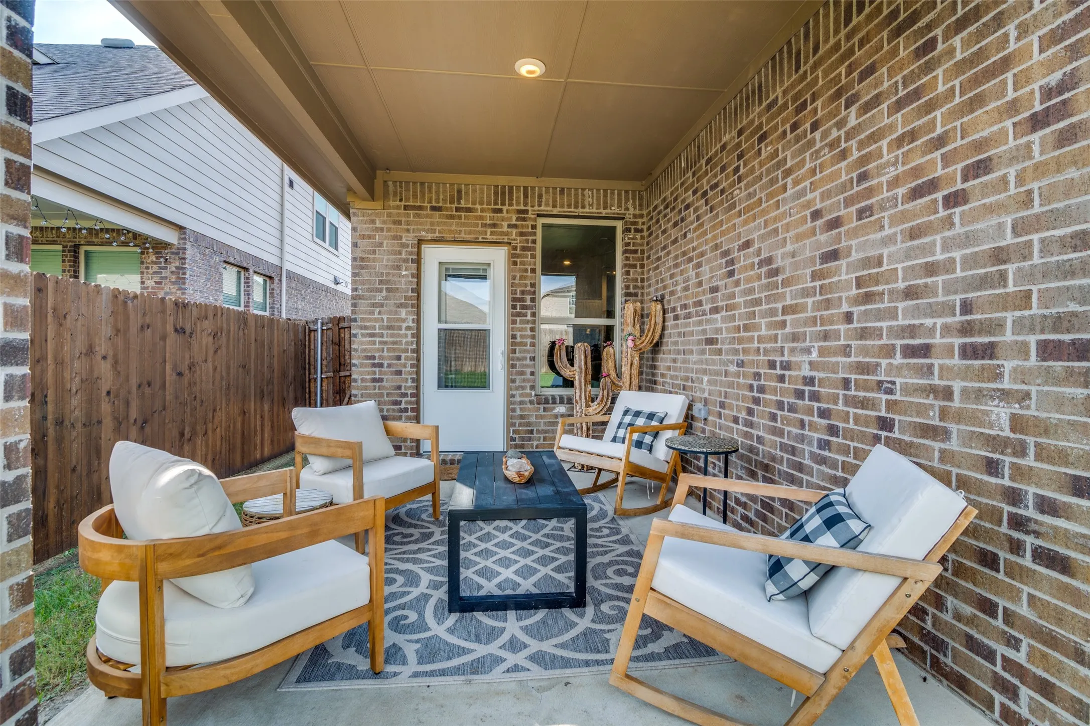 Single Family Residence For Rent in Kaufman County , 1072 Sublime Drive, Heath, Texas 75126, 4 Bedroom, 3 Bathroom, 2 Garage spaces, 2,059 Sqft, built in 2021, mls#21391670, Real Estate Agent in Heath, Homes For Rent in Kaufman county, Homes For Rent in Heath, Realtor in Heath Texas, Real Estate Brokerage Independent Realty Texas, Luminita Cordes Realtor