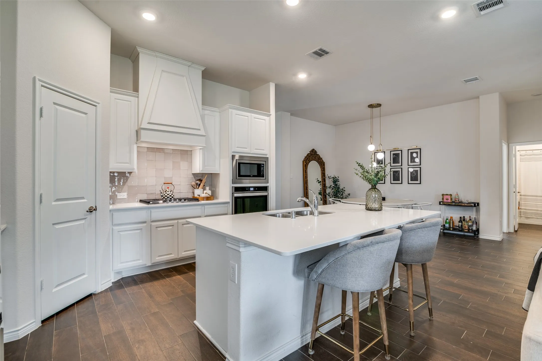 Single Family Residence For Rent in Kaufman County , 1072 Sublime Drive, Heath, Texas 75126, 4 Bedroom, 3 Bathroom, 2 Garage spaces, 2,059 Sqft, built in 2021, mls#21391670, Real Estate Agent in Heath, Homes For Rent in Kaufman county, Homes For Rent in Heath, Realtor in Heath Texas, Real Estate Brokerage Independent Realty Texas, Luminita Cordes Realtor