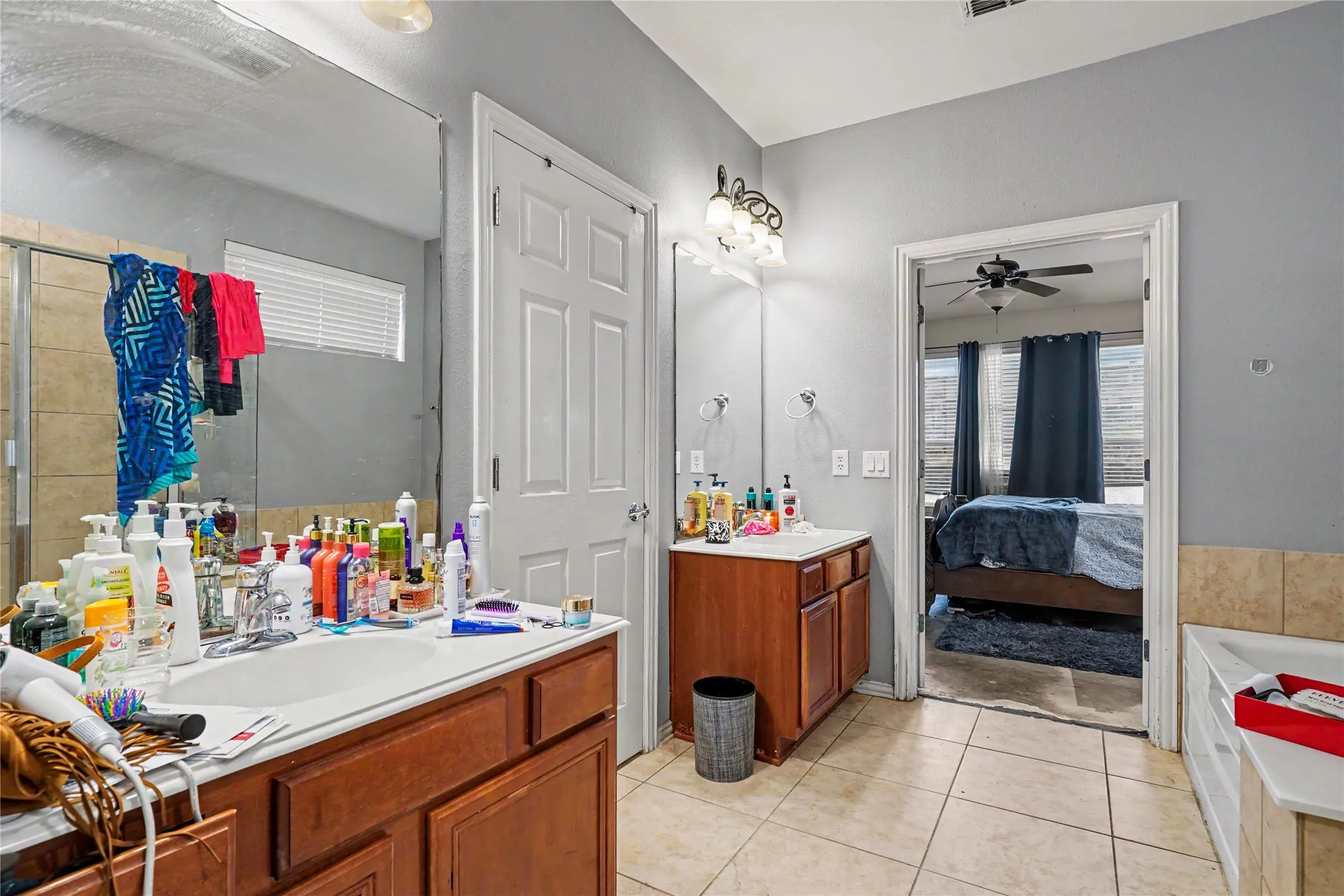 Single Family Residence For Sale in Tarrant County , 2707 Meadow Lake Drive, Grand Prairie, Texas 75050, 3 Bedroom, 2 Bathroom, 2 Garage spaces, 1,935 Sqft, built in 2008, mls#21389435, Real Estate Agent in Grand Prairie, Homes For Sale in Tarrant county, Homes For Sale in Grand Prairie, Realtor in Grand Prairie Texas, Real Estate Brokerage Independent Realty Texas, Luminita Cordes Realtor
