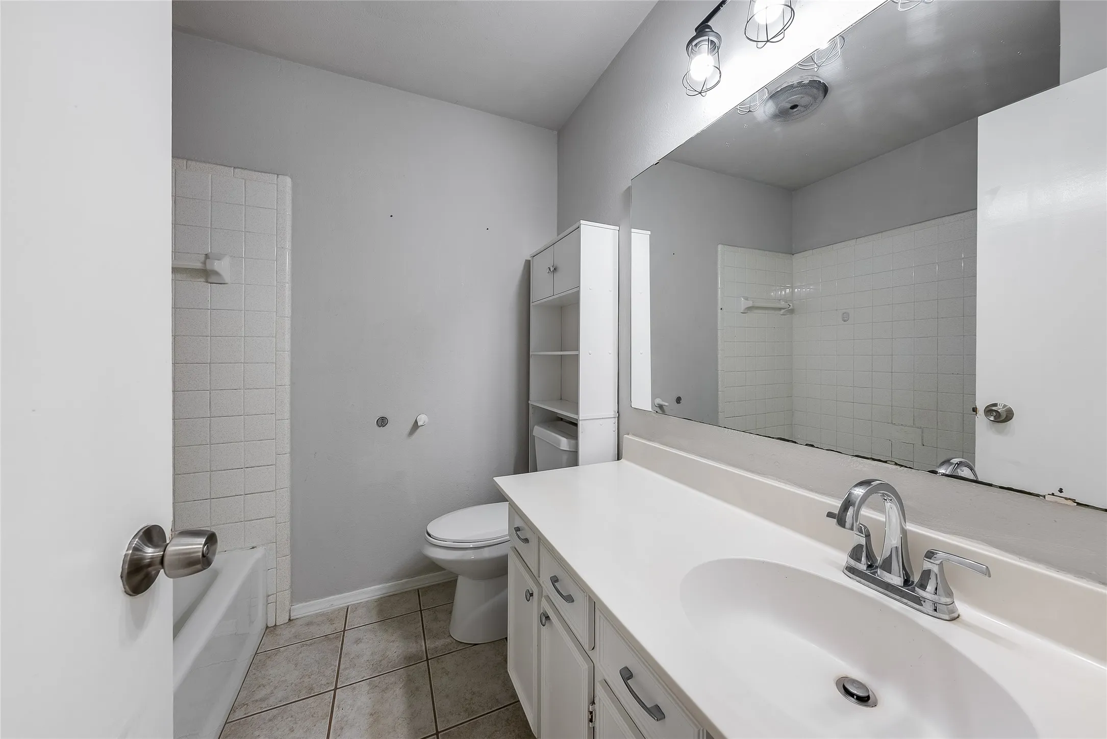 Single Family Residence For Sale in Collin County , 1817 Laurel Lane, Plano, Texas 75074, 5 Bedroom, 2 Bathroom, Garage spaces, 1,539 Sqft, built in 1968, mls#21388619, Real Estate Agent in Plano, Homes For Sale in Collin county, Homes For Sale in Plano, Realtor in Plano Texas, Real Estate Brokerage Independent Realty Texas, Luminita Cordes Realtor