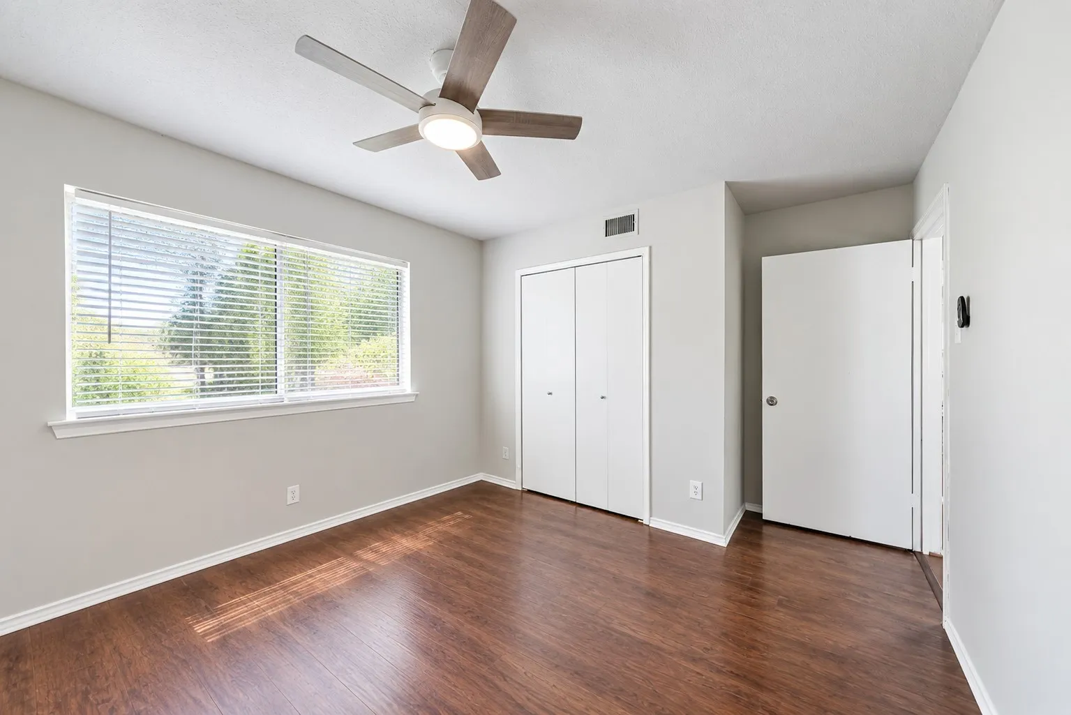 Single Family Residence For Sale in Collin County , 1817 Laurel Lane, Plano, Texas 75074, 5 Bedroom, 2 Bathroom, Garage spaces, 1,539 Sqft, built in 1968, mls#21388619, Real Estate Agent in Plano, Homes For Sale in Collin county, Homes For Sale in Plano, Realtor in Plano Texas, Real Estate Brokerage Independent Realty Texas, Luminita Cordes Realtor