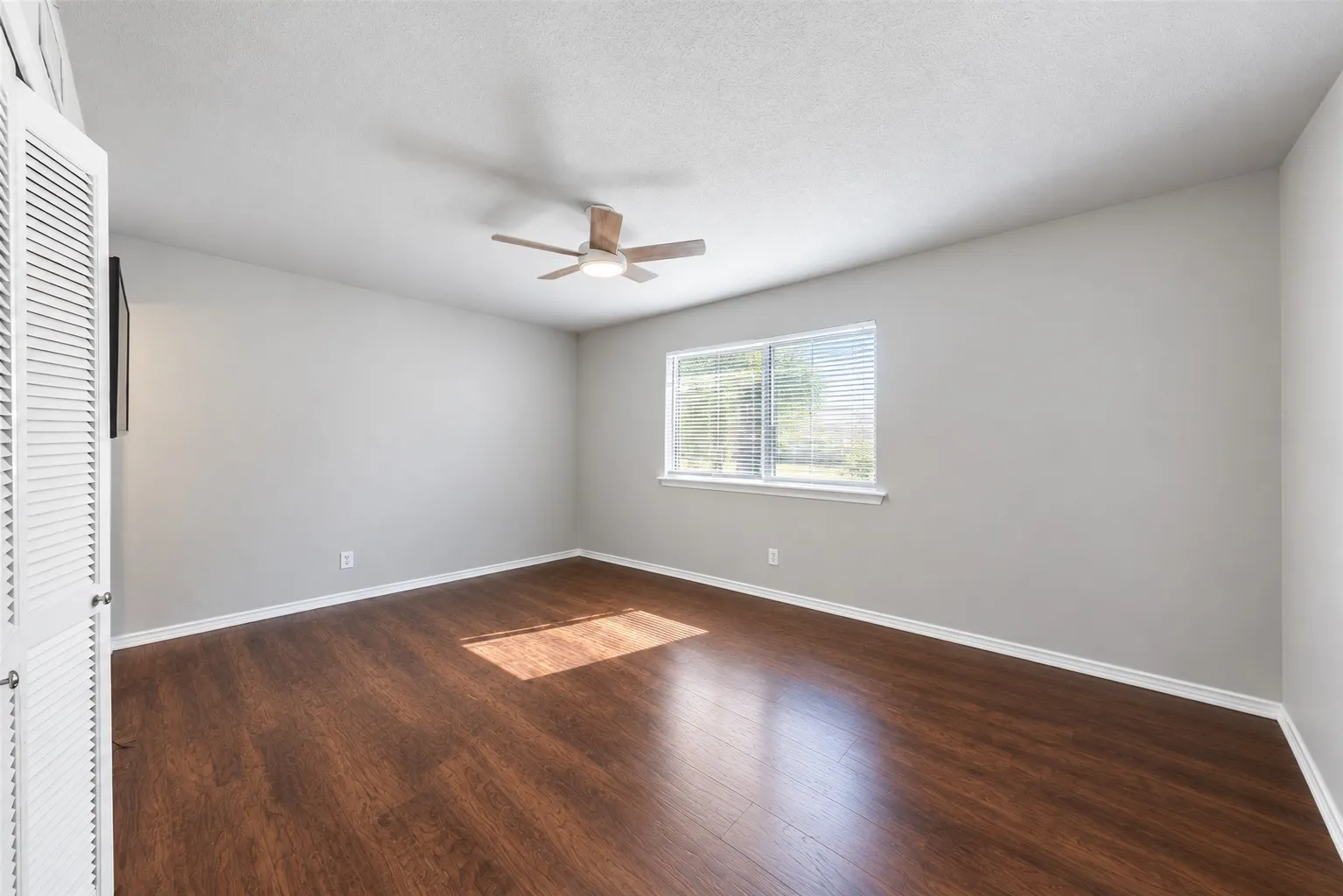 Single Family Residence For Sale in Collin County , 1817 Laurel Lane, Plano, Texas 75074, 5 Bedroom, 2 Bathroom, Garage spaces, 1,539 Sqft, built in 1968, mls#21388619, Real Estate Agent in Plano, Homes For Sale in Collin county, Homes For Sale in Plano, Realtor in Plano Texas, Real Estate Brokerage Independent Realty Texas, Luminita Cordes Realtor