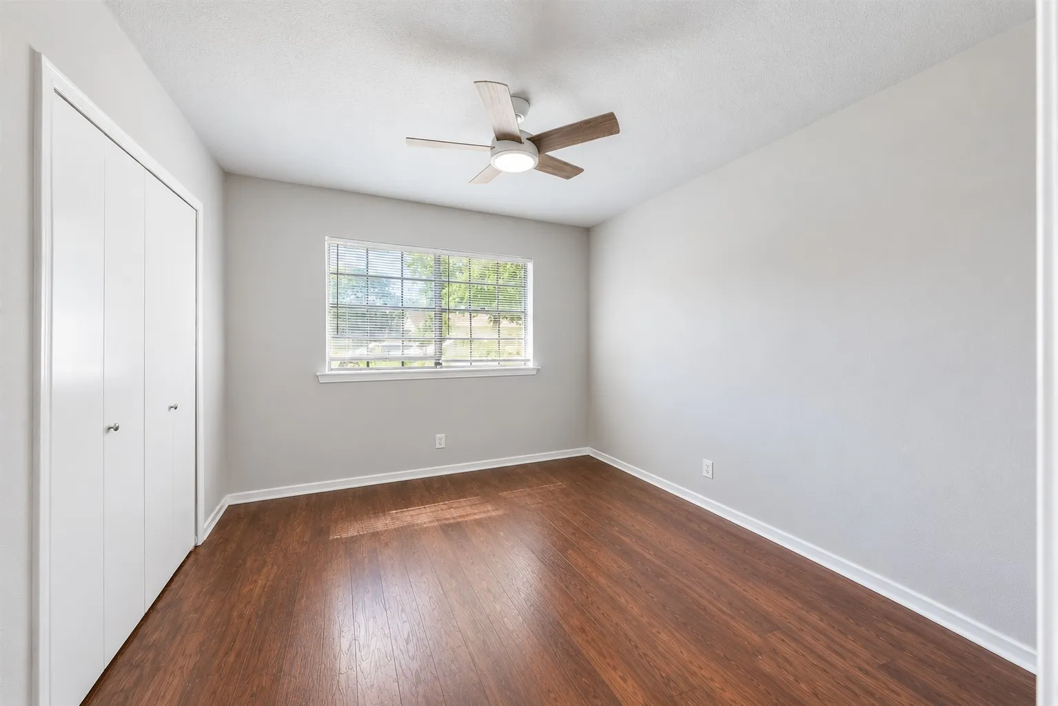 Single Family Residence For Sale in Collin County , 1817 Laurel Lane, Plano, Texas 75074, 5 Bedroom, 2 Bathroom, Garage spaces, 1,539 Sqft, built in 1968, mls#21388619, Real Estate Agent in Plano, Homes For Sale in Collin county, Homes For Sale in Plano, Realtor in Plano Texas, Real Estate Brokerage Independent Realty Texas, Luminita Cordes Realtor