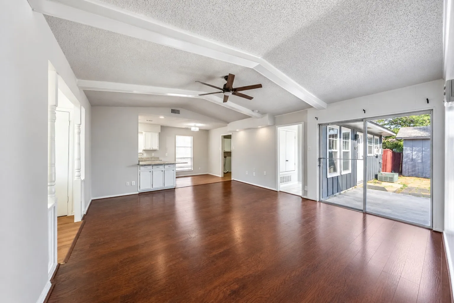 Single Family Residence For Sale in Collin County , 1817 Laurel Lane, Plano, Texas 75074, 5 Bedroom, 2 Bathroom, Garage spaces, 1,539 Sqft, built in 1968, mls#21388619, Real Estate Agent in Plano, Homes For Sale in Collin county, Homes For Sale in Plano, Realtor in Plano Texas, Real Estate Brokerage Independent Realty Texas, Luminita Cordes Realtor