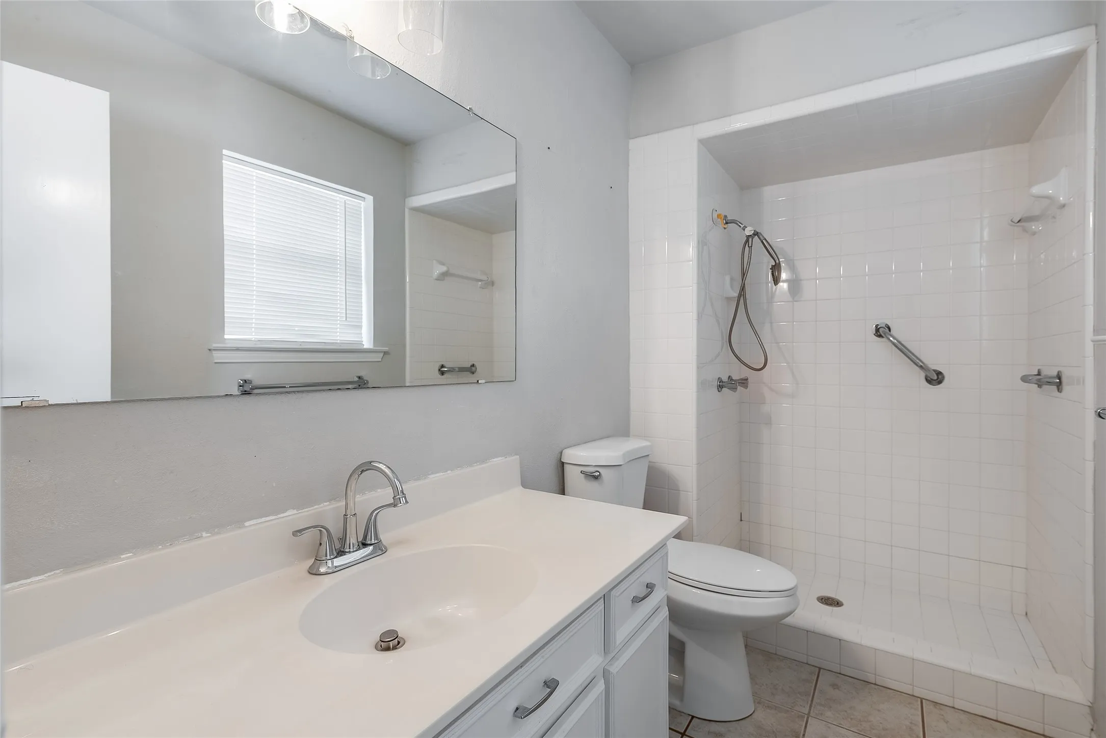 Single Family Residence For Sale in Collin County , 1817 Laurel Lane, Plano, Texas 75074, 5 Bedroom, 2 Bathroom, Garage spaces, 1,539 Sqft, built in 1968, mls#21388619, Real Estate Agent in Plano, Homes For Sale in Collin county, Homes For Sale in Plano, Realtor in Plano Texas, Real Estate Brokerage Independent Realty Texas, Luminita Cordes Realtor