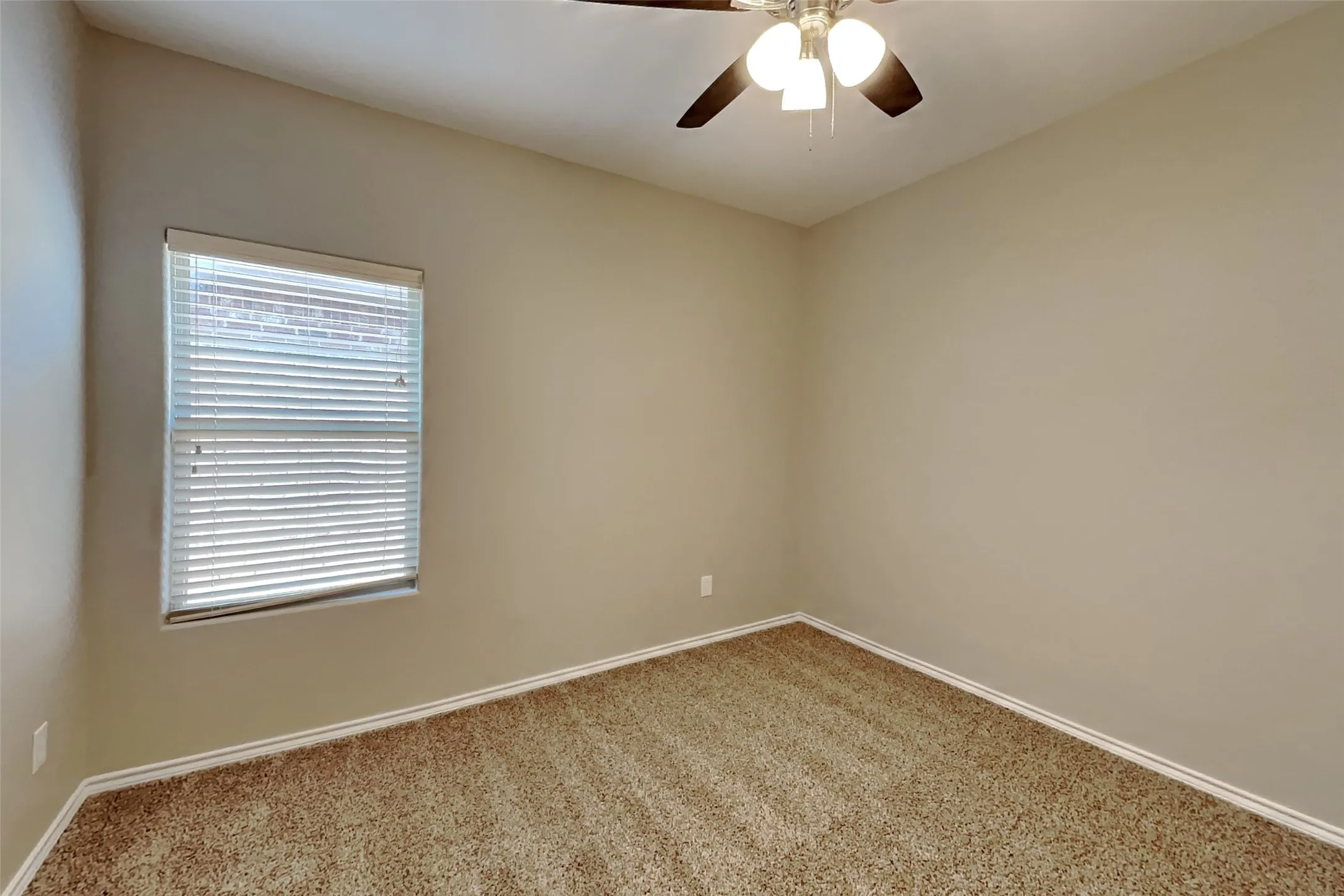 Single Family Residence For Rent in Tarrant County , 11704 Anna Grace Drive, Fort Worth, Texas 76028, 3 Bedroom, 2 Bathroom, 2 Garage spaces, 1,712 Sqft, built in 2014, mls#21391672, Real Estate Agent in Fort Worth, Homes For Rent in Tarrant county, Homes For Rent in Fort Worth, Realtor in Fort Worth Texas, Real Estate Brokerage Independent Realty Texas, Luminita Cordes Realtor