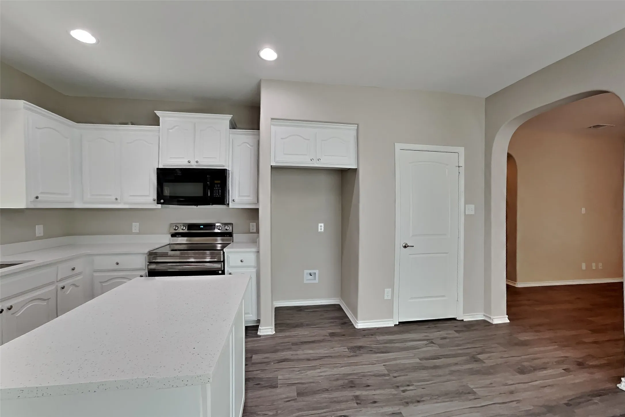 Single Family Residence For Rent in Tarrant County , 11704 Anna Grace Drive, Fort Worth, Texas 76028, 3 Bedroom, 2 Bathroom, 2 Garage spaces, 1,712 Sqft, built in 2014, mls#21391672, Real Estate Agent in Fort Worth, Homes For Rent in Tarrant county, Homes For Rent in Fort Worth, Realtor in Fort Worth Texas, Real Estate Brokerage Independent Realty Texas, Luminita Cordes Realtor