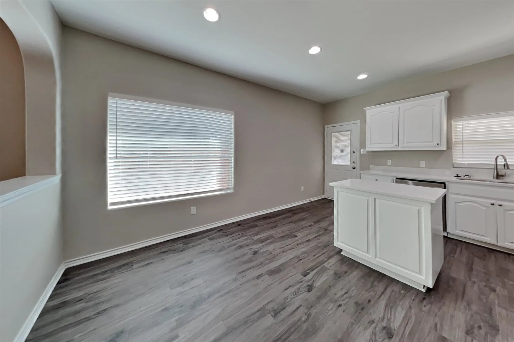 Single Family Residence For Rent in Tarrant County , 11704 Anna Grace Drive, Fort Worth, Texas 76028, 3 Bedroom, 2 Bathroom, 2 Garage spaces, 1,712 Sqft, built in 2014, mls#21391672, Real Estate Agent in Fort Worth, Homes For Rent in Tarrant county, Homes For Rent in Fort Worth, Realtor in Fort Worth Texas, Real Estate Brokerage Independent Realty Texas, Luminita Cordes Realtor