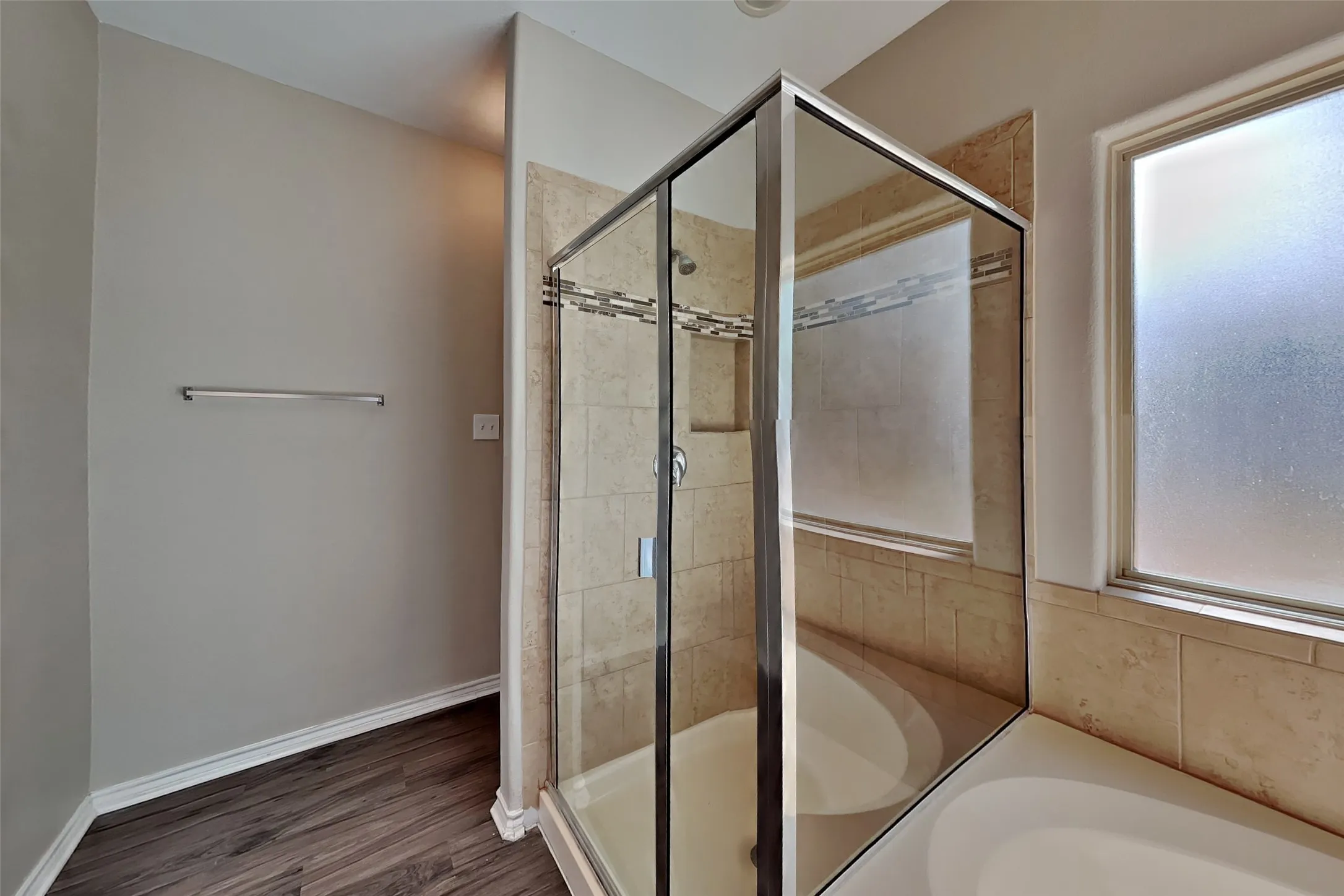 Single Family Residence For Rent in Tarrant County , 11704 Anna Grace Drive, Fort Worth, Texas 76028, 3 Bedroom, 2 Bathroom, 2 Garage spaces, 1,712 Sqft, built in 2014, mls#21391672, Real Estate Agent in Fort Worth, Homes For Rent in Tarrant county, Homes For Rent in Fort Worth, Realtor in Fort Worth Texas, Real Estate Brokerage Independent Realty Texas, Luminita Cordes Realtor