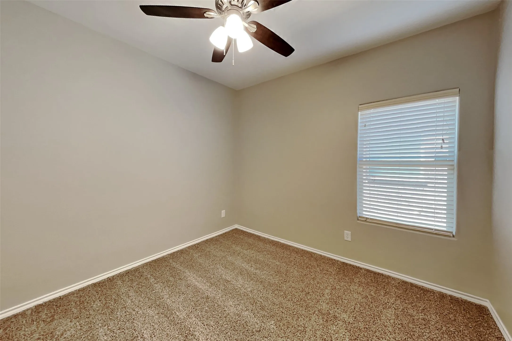 Single Family Residence For Rent in Tarrant County , 11704 Anna Grace Drive, Fort Worth, Texas 76028, 3 Bedroom, 2 Bathroom, 2 Garage spaces, 1,712 Sqft, built in 2014, mls#21391672, Real Estate Agent in Fort Worth, Homes For Rent in Tarrant county, Homes For Rent in Fort Worth, Realtor in Fort Worth Texas, Real Estate Brokerage Independent Realty Texas, Luminita Cordes Realtor