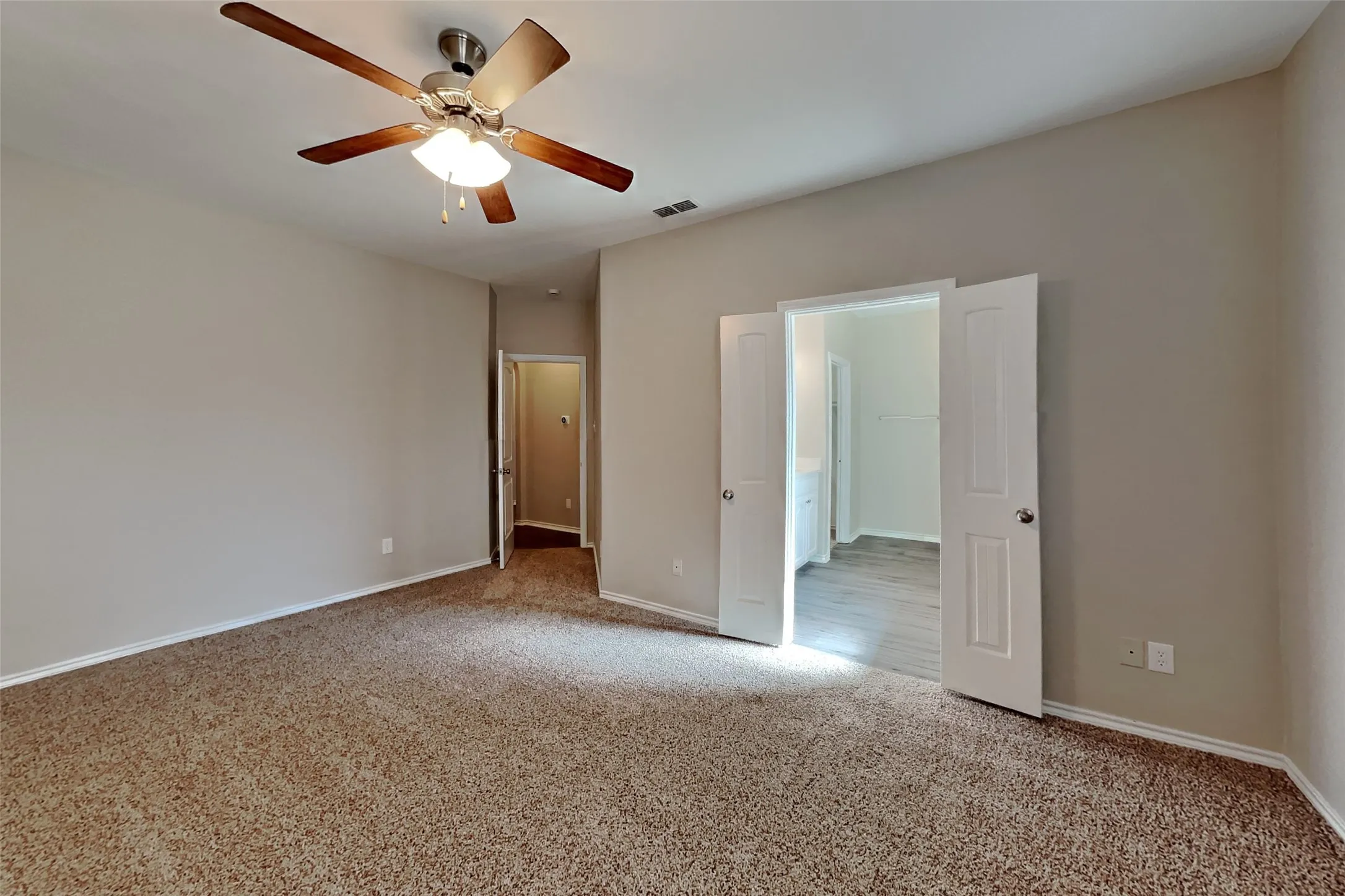 Single Family Residence For Rent in Tarrant County , 11704 Anna Grace Drive, Fort Worth, Texas 76028, 3 Bedroom, 2 Bathroom, 2 Garage spaces, 1,712 Sqft, built in 2014, mls#21391672, Real Estate Agent in Fort Worth, Homes For Rent in Tarrant county, Homes For Rent in Fort Worth, Realtor in Fort Worth Texas, Real Estate Brokerage Independent Realty Texas, Luminita Cordes Realtor