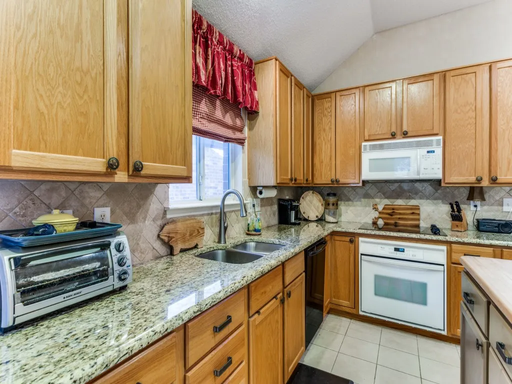 Single Family Residence For Sale in Denton County , 3605 Kales Lane, Flower Mound, Texas 75022, 3 Bedroom, 2 Bathroom, 2 Garage spaces, 1,887 Sqft, built in 1997, mls#21391686, Real Estate Agent in Flower Mound, Homes For Sale in Denton county, Homes For Sale in Flower Mound, Realtor in Flower Mound Texas, Real Estate Brokerage Independent Realty Texas, Luminita Cordes Realtor