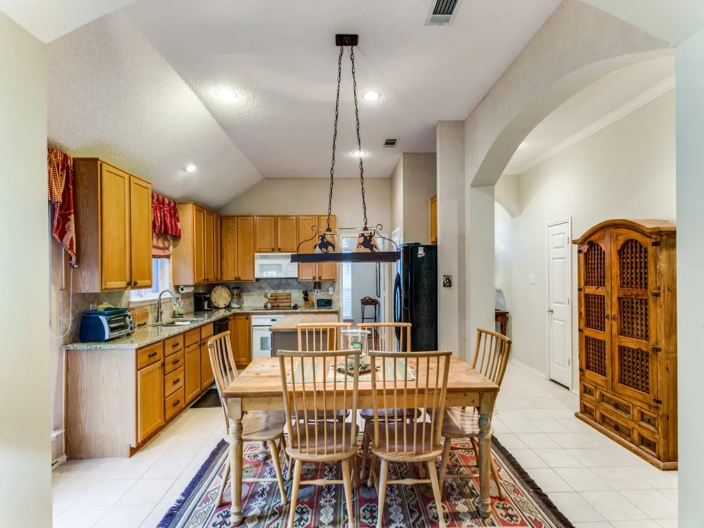Single Family Residence For Sale in Denton County , 3605 Kales Lane, Flower Mound, Texas 75022, 3 Bedroom, 2 Bathroom, 2 Garage spaces, 1,887 Sqft, built in 1997, mls#21391686, Real Estate Agent in Flower Mound, Homes For Sale in Denton county, Homes For Sale in Flower Mound, Realtor in Flower Mound Texas, Real Estate Brokerage Independent Realty Texas, Luminita Cordes Realtor