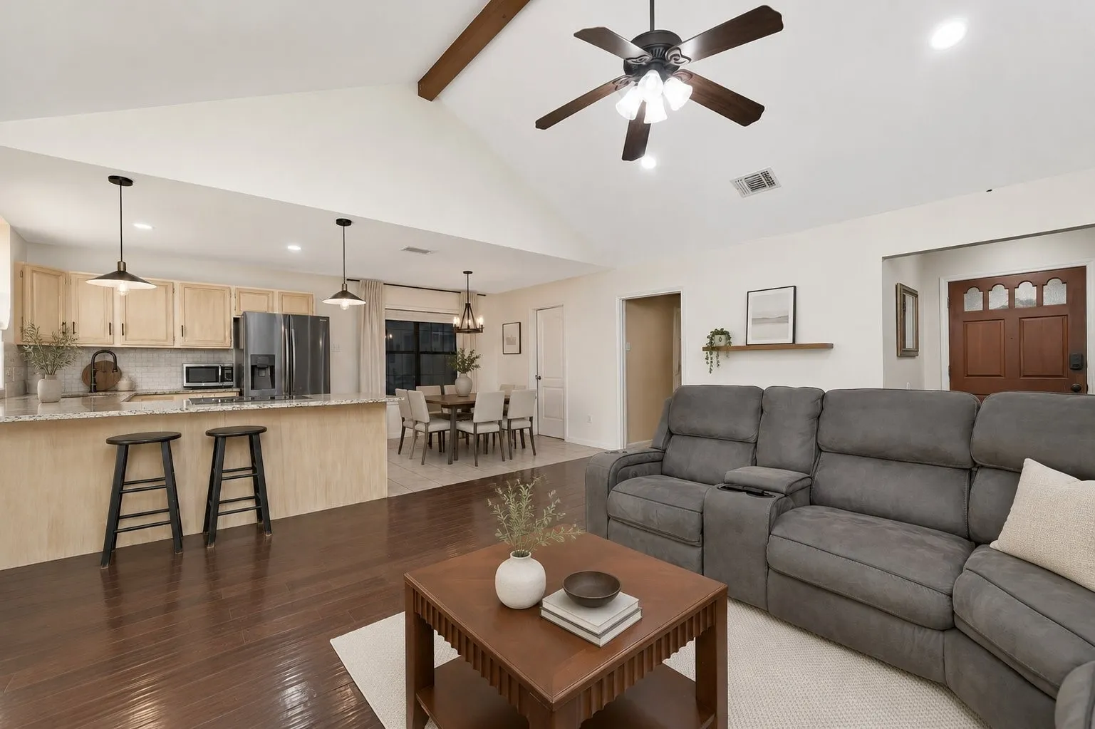 Single Family Residence For Sale in Dallas County , 2612 Herring Circle, Sachse, Texas 75048, 3 Bedroom, 2 Bathroom, 2 Garage spaces, 1,440 Sqft, built in 1984, mls#21391687, Real Estate Agent in Sachse, Homes For Sale in Dallas county, Homes For Sale in Sachse, Realtor in Sachse Texas, Real Estate Brokerage Independent Realty Texas, Luminita Cordes Realtor