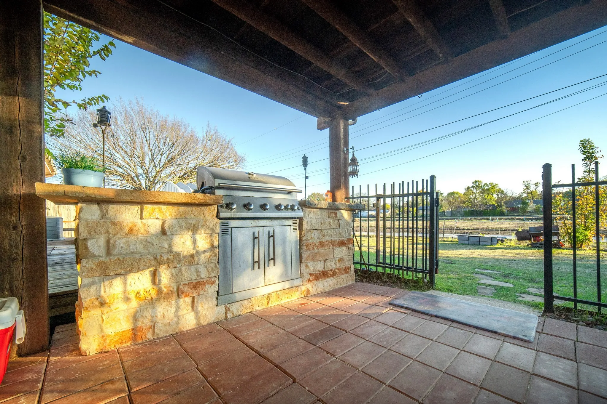 Single Family Residence For Sale in Dallas County , 2612 Herring Circle, Sachse, Texas 75048, 3 Bedroom, 2 Bathroom, 2 Garage spaces, 1,440 Sqft, built in 1984, mls#21391687, Real Estate Agent in Sachse, Homes For Sale in Dallas county, Homes For Sale in Sachse, Realtor in Sachse Texas, Real Estate Brokerage Independent Realty Texas, Luminita Cordes Realtor