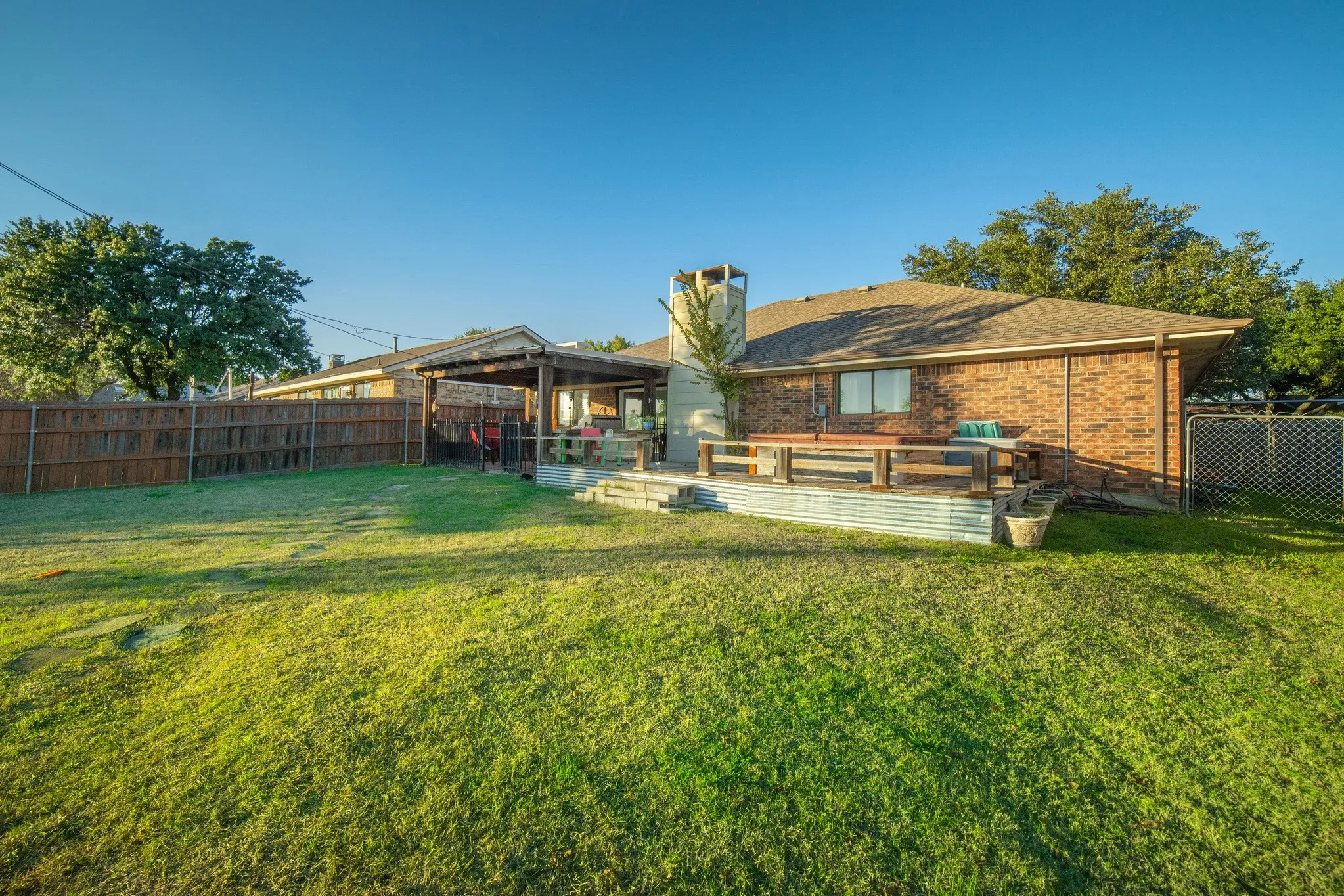 Single Family Residence For Sale in Dallas County , 2612 Herring Circle, Sachse, Texas 75048, 3 Bedroom, 2 Bathroom, 2 Garage spaces, 1,440 Sqft, built in 1984, mls#21391687, Real Estate Agent in Sachse, Homes For Sale in Dallas county, Homes For Sale in Sachse, Realtor in Sachse Texas, Real Estate Brokerage Independent Realty Texas, Luminita Cordes Realtor