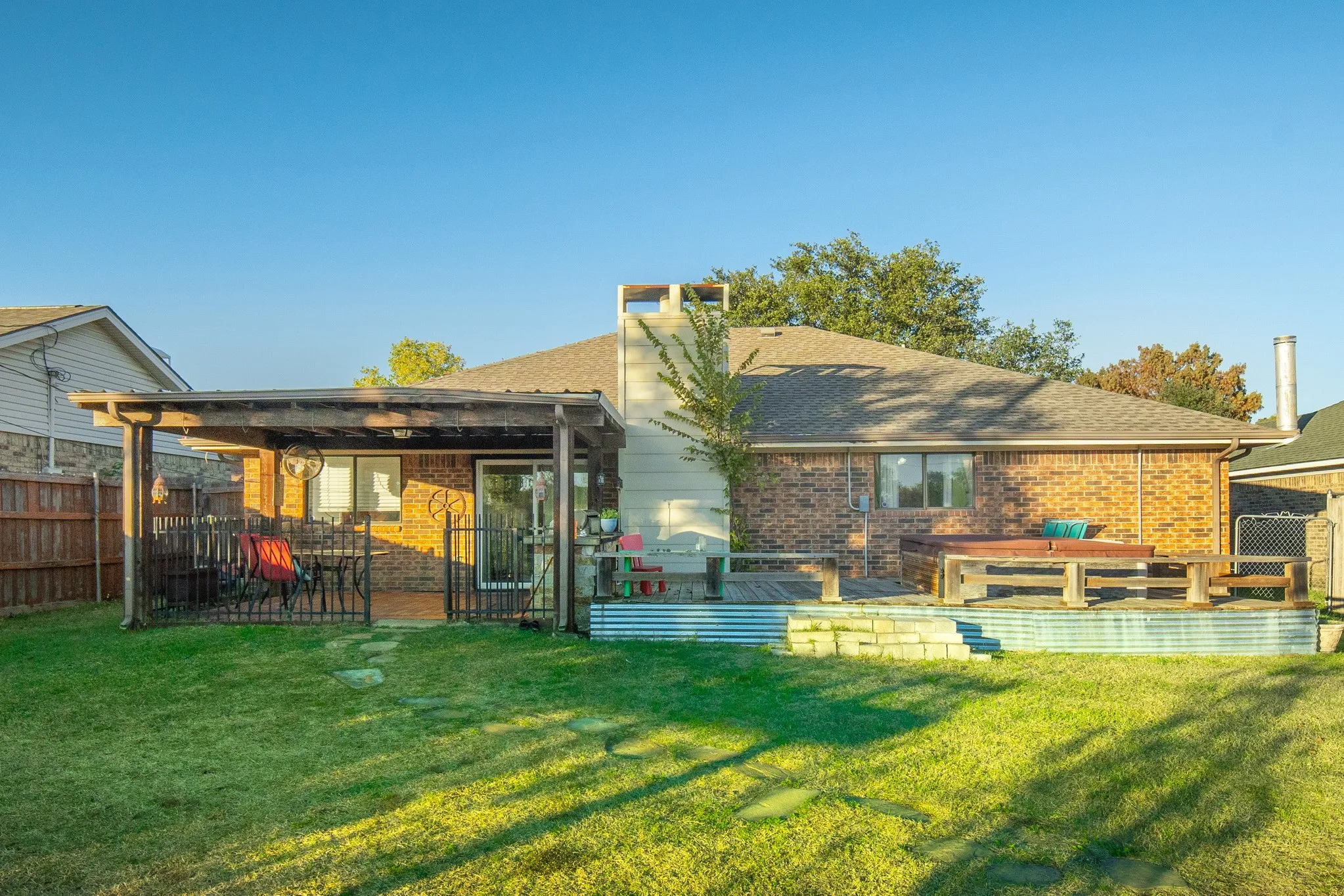 Single Family Residence For Sale in Dallas County , 2612 Herring Circle, Sachse, Texas 75048, 3 Bedroom, 2 Bathroom, 2 Garage spaces, 1,440 Sqft, built in 1984, mls#21391687, Real Estate Agent in Sachse, Homes For Sale in Dallas county, Homes For Sale in Sachse, Realtor in Sachse Texas, Real Estate Brokerage Independent Realty Texas, Luminita Cordes Realtor