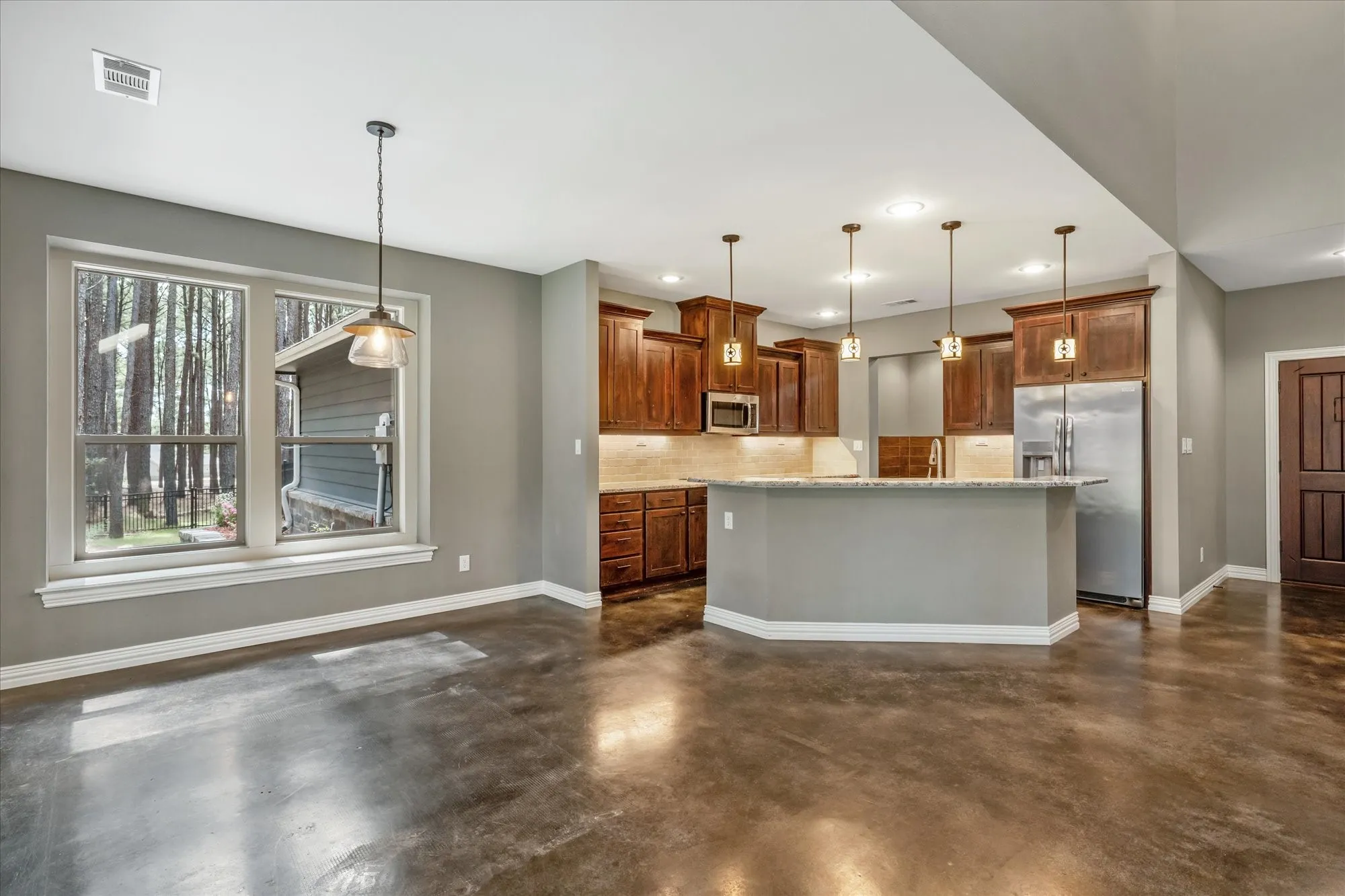 Single Family Residence For Sale in Henderson County , 7726 Fallow Run, Larue, Texas 75770, 4 Bedroom, 3 Bathroom, 2 Garage spaces, 2,277 Sqft, built in 2014, mls#21388653, Real Estate Agent in Larue, Homes For Sale in Henderson county, Homes For Sale in Larue, Realtor in Larue Texas, Real Estate Brokerage Independent Realty Texas, Luminita Cordes Realtor